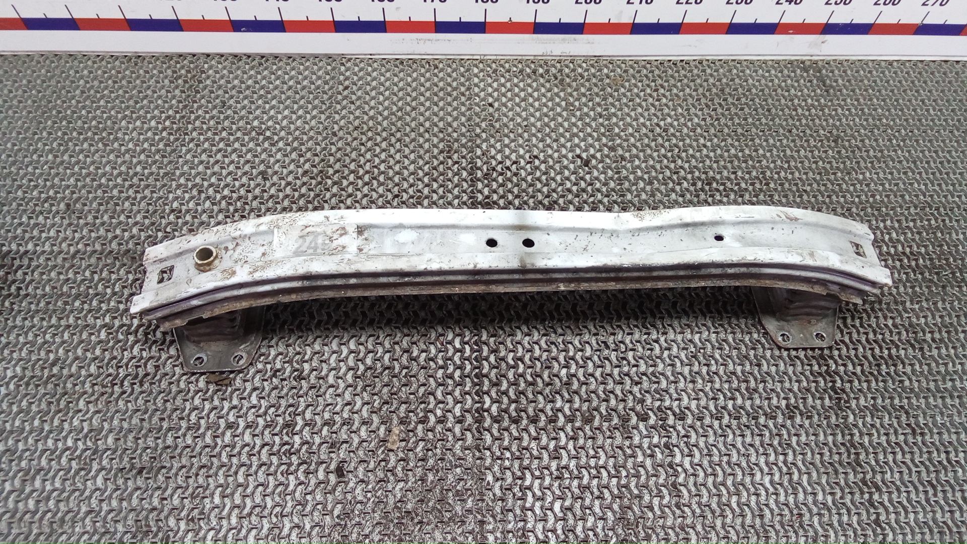 Кронштейн усилителя переднего бампера