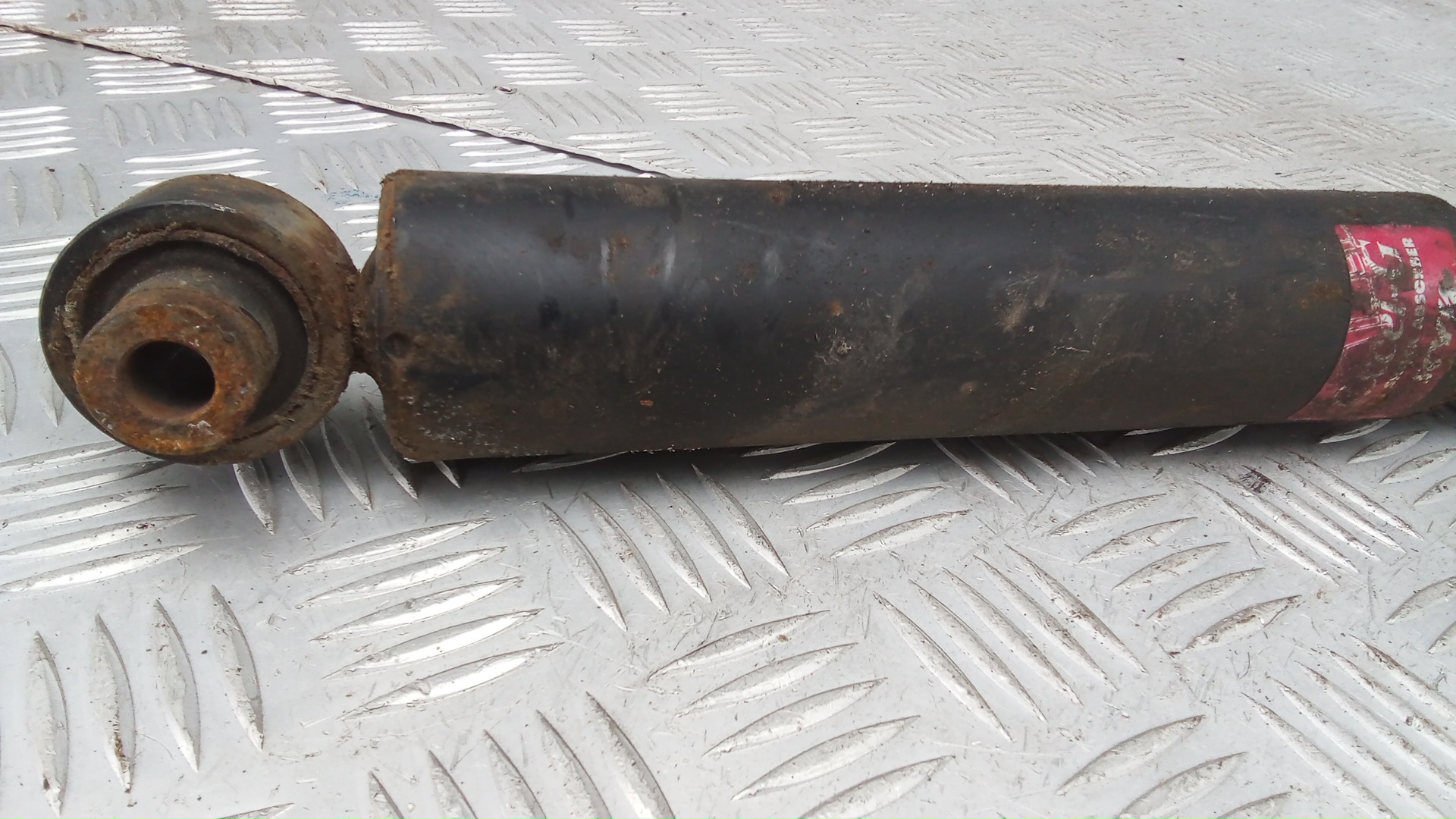 Амортизатор задний (стойка)