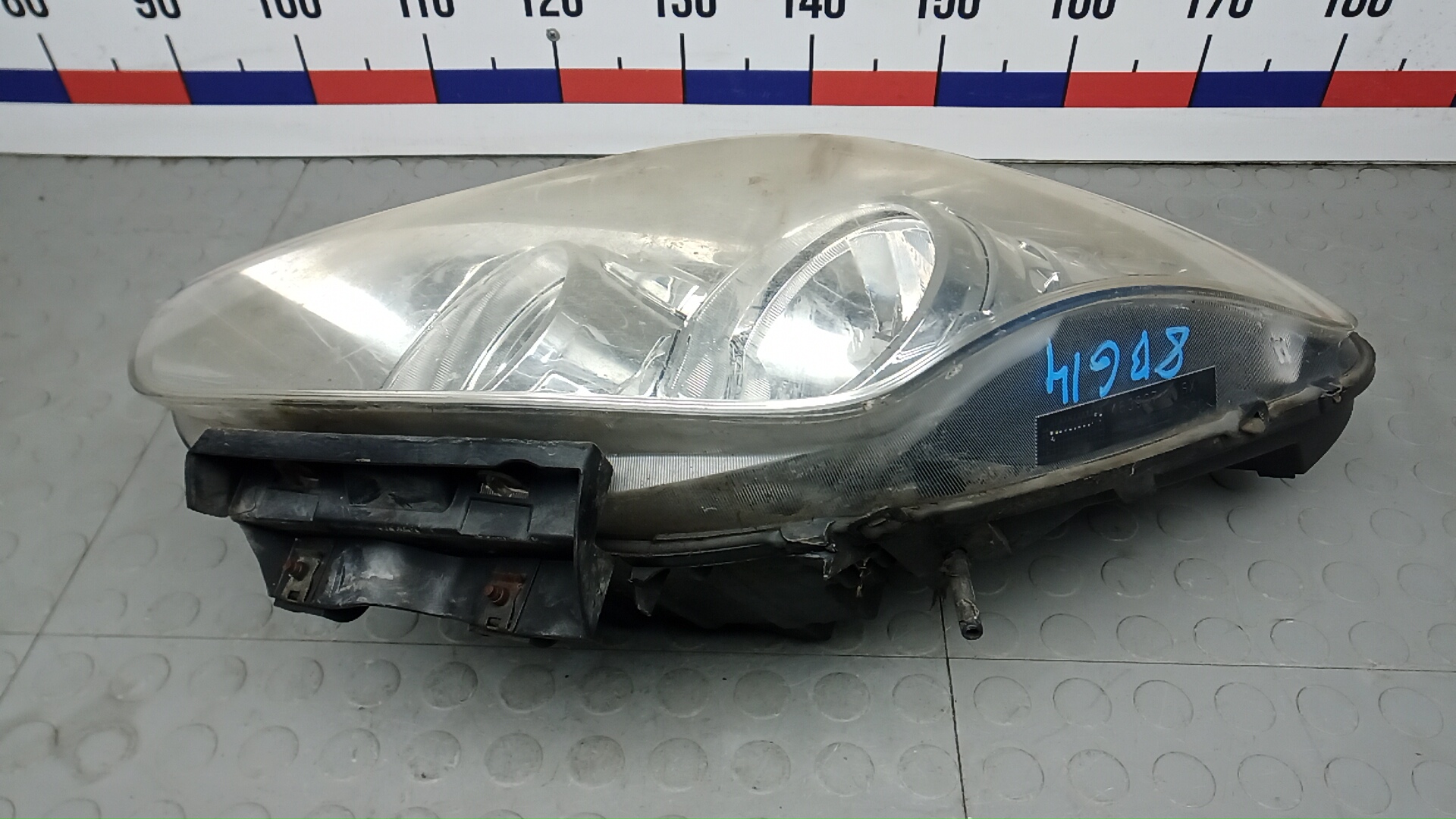 Фара левая