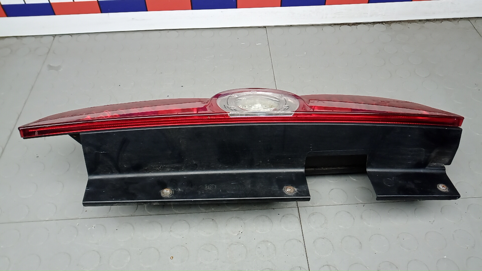 Фонарь задний правый