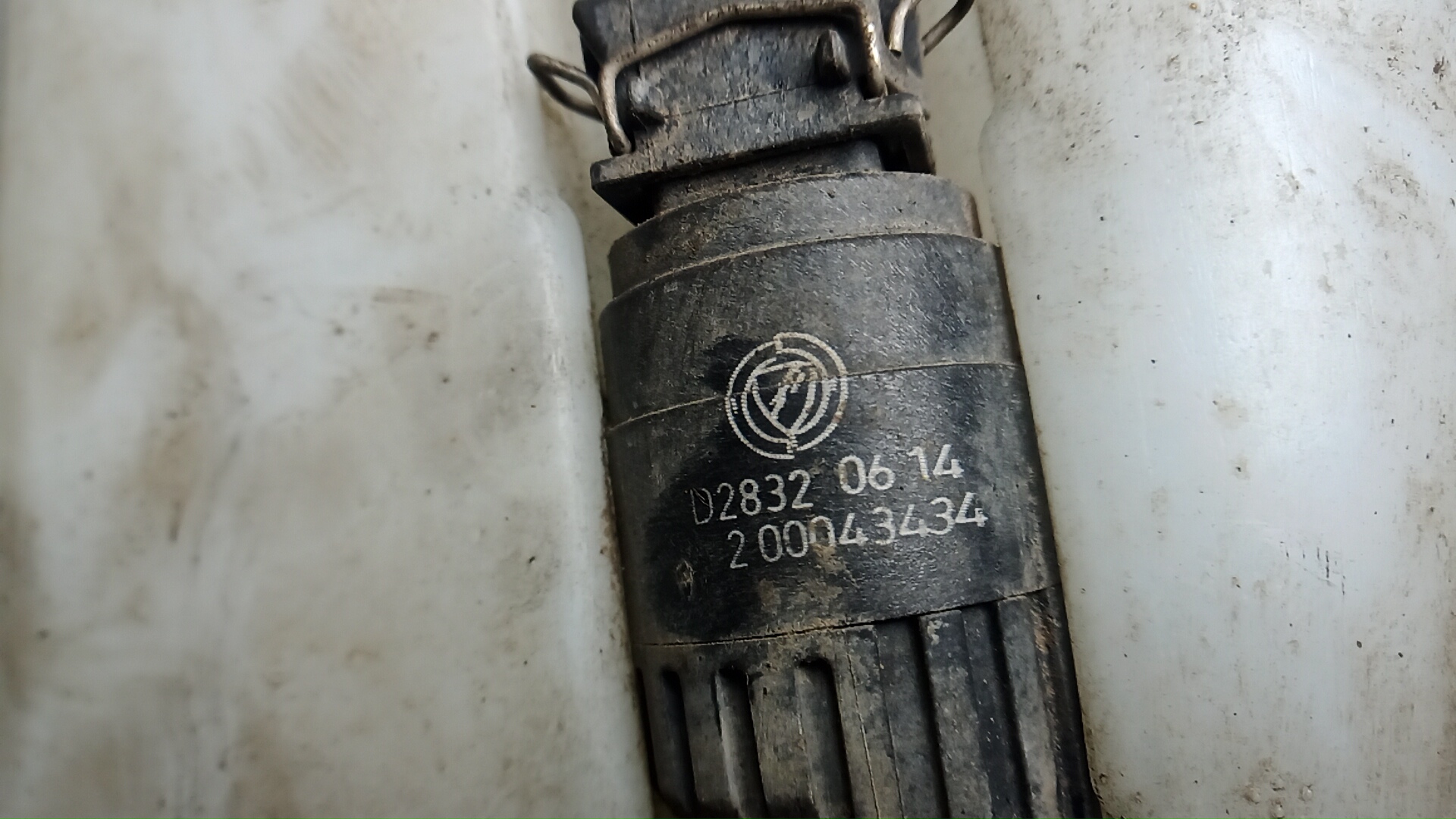 Бачок омывателя лобового стекла