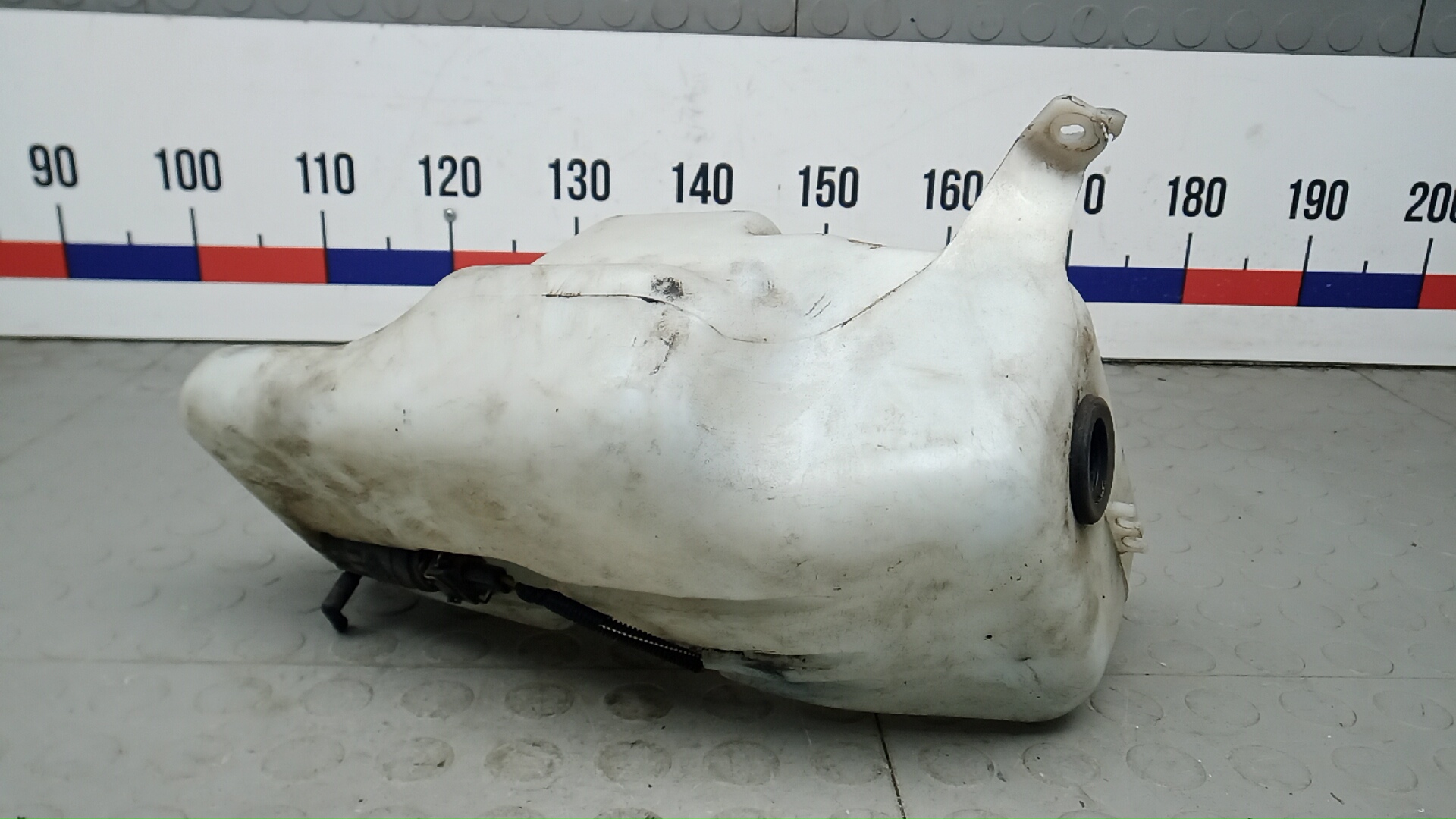 Бачок омывателя лобового стекла