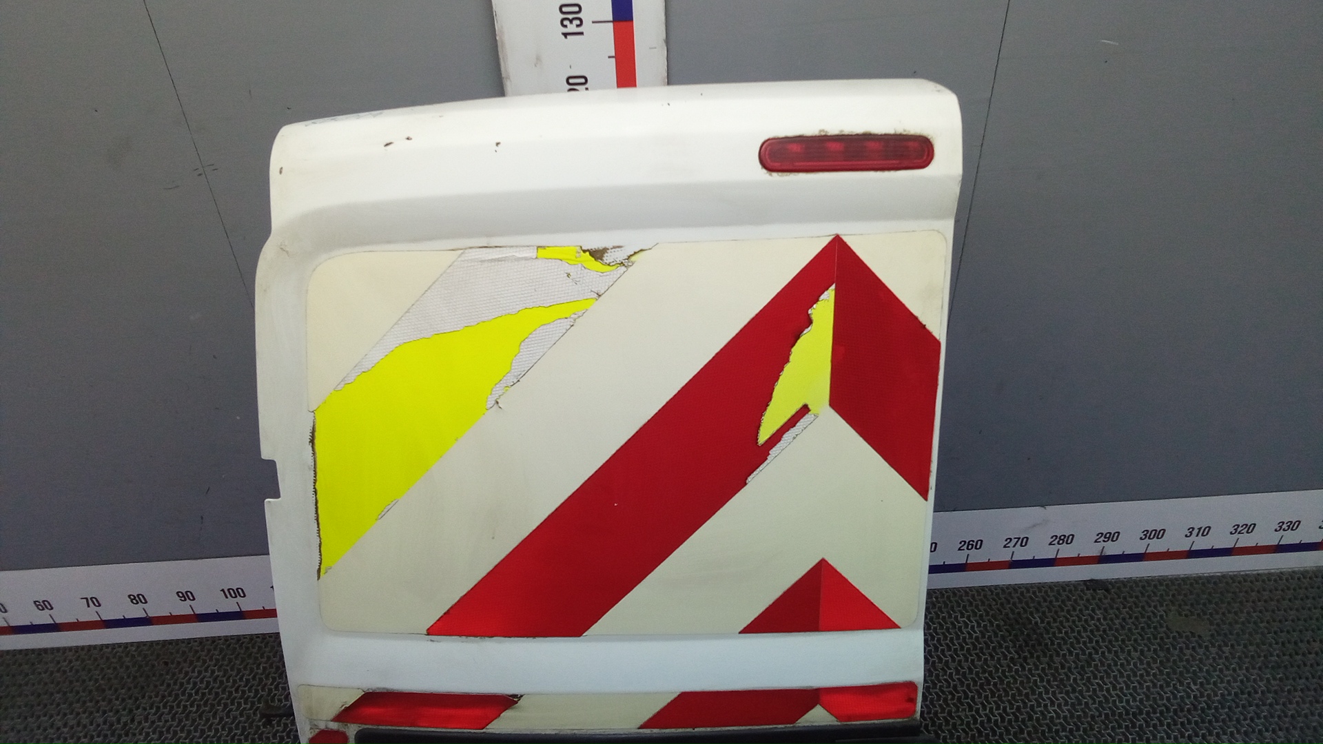 Дверь багажника левая