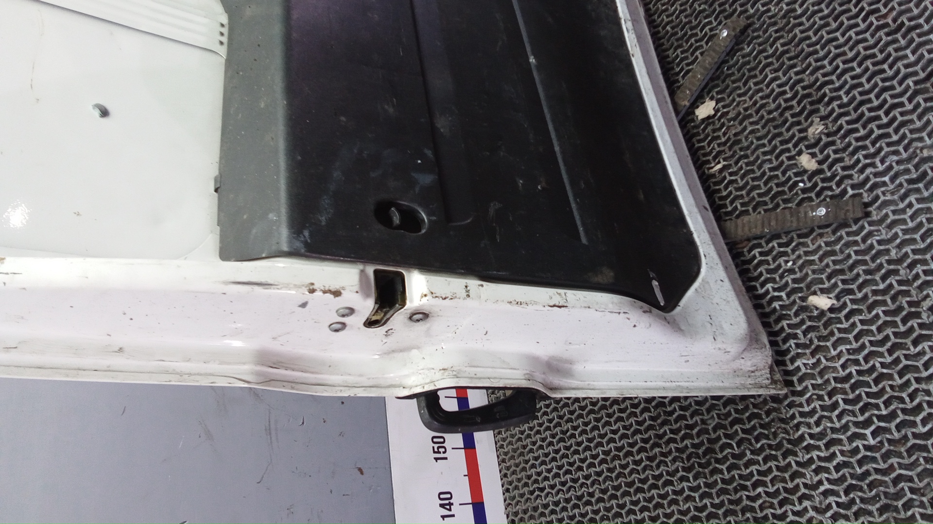 Дверь багажника левая