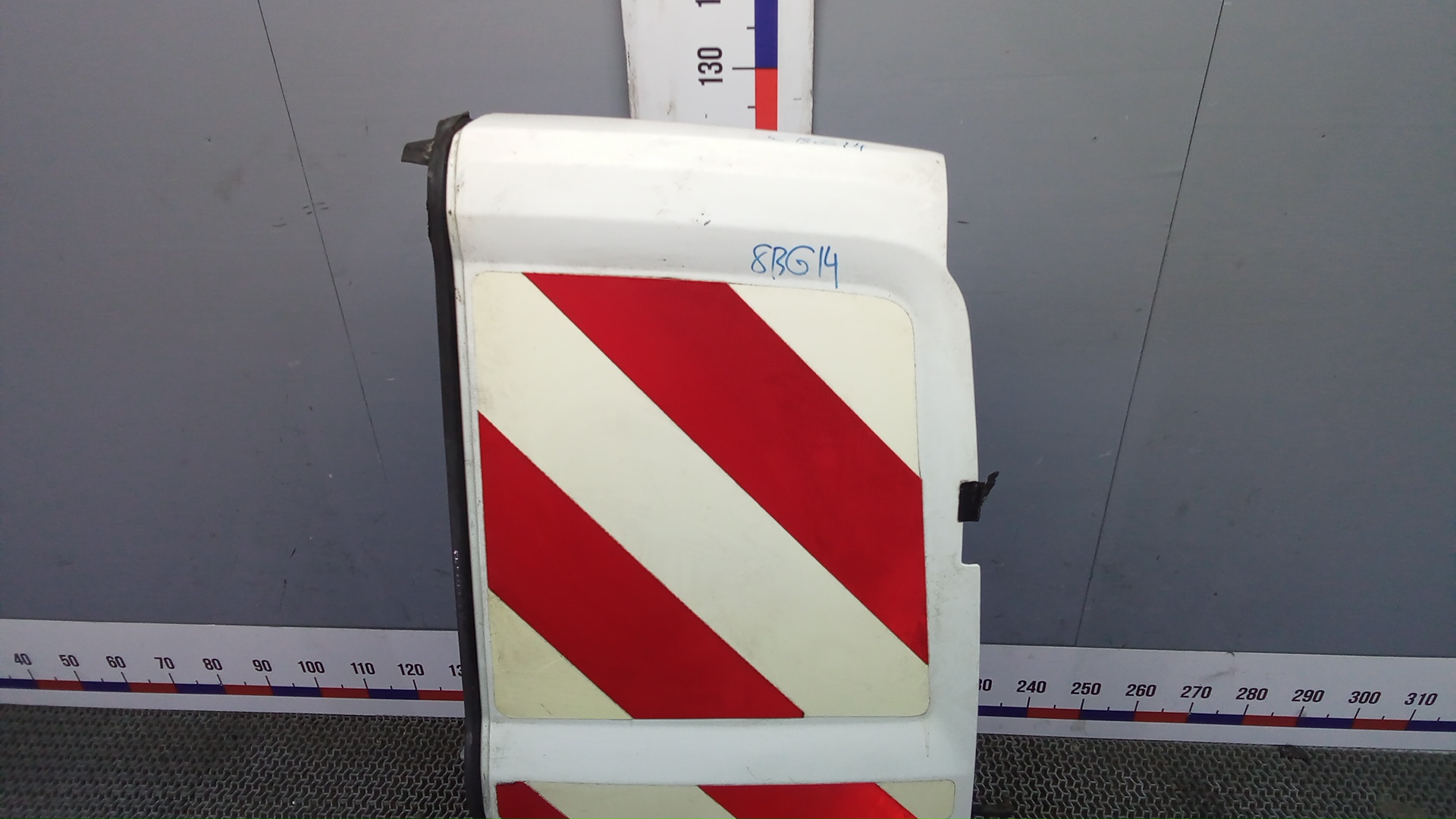 Дверь багажника правая