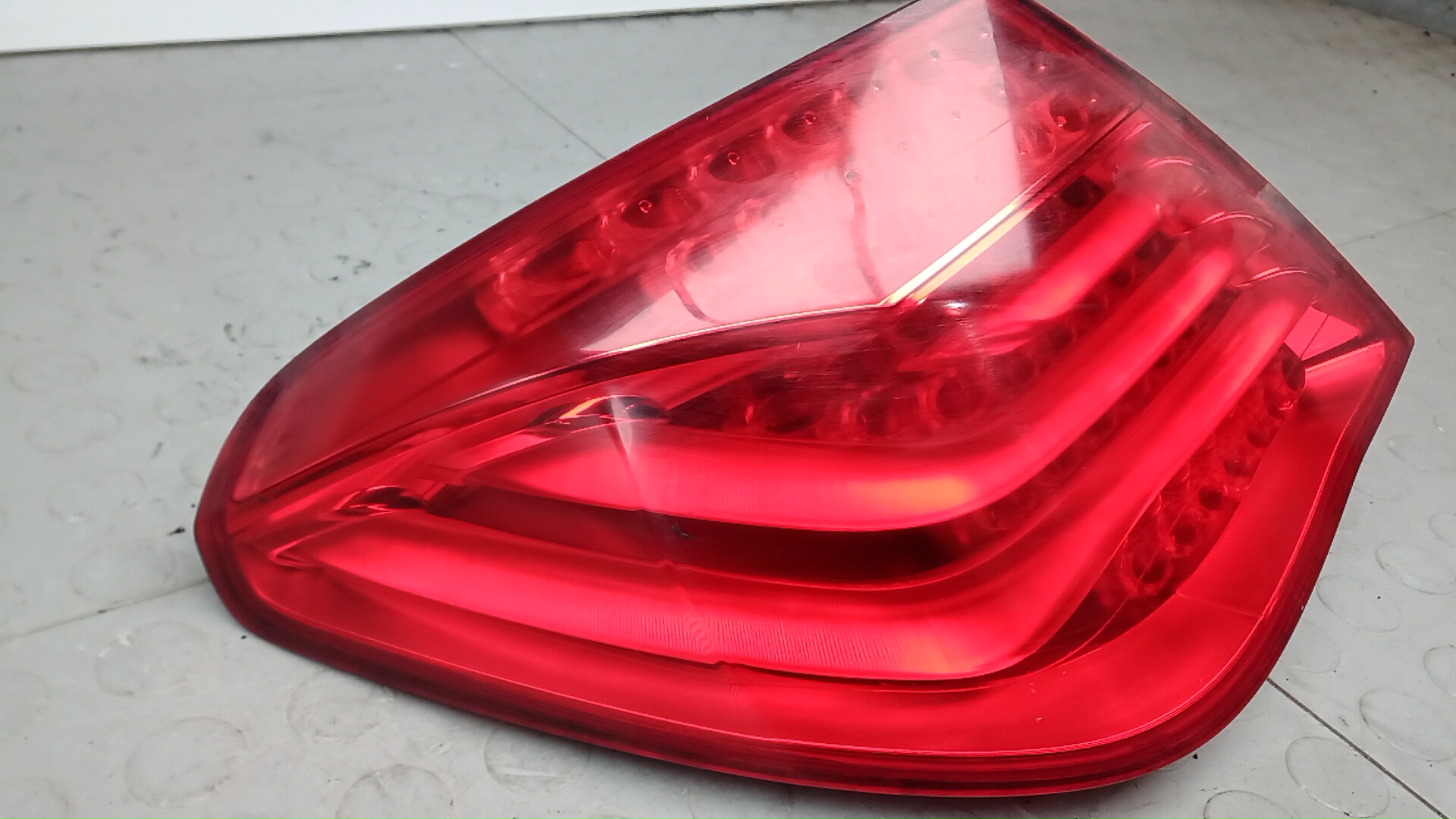 Фонарь задний левый