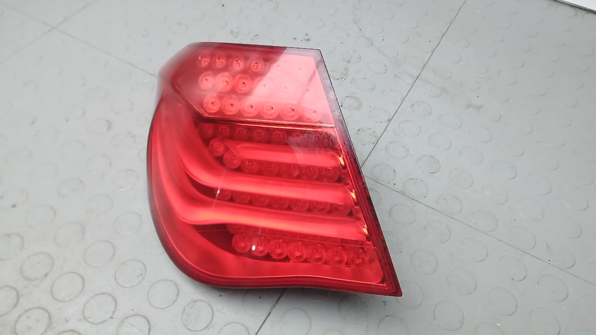 Фонарь задний левый