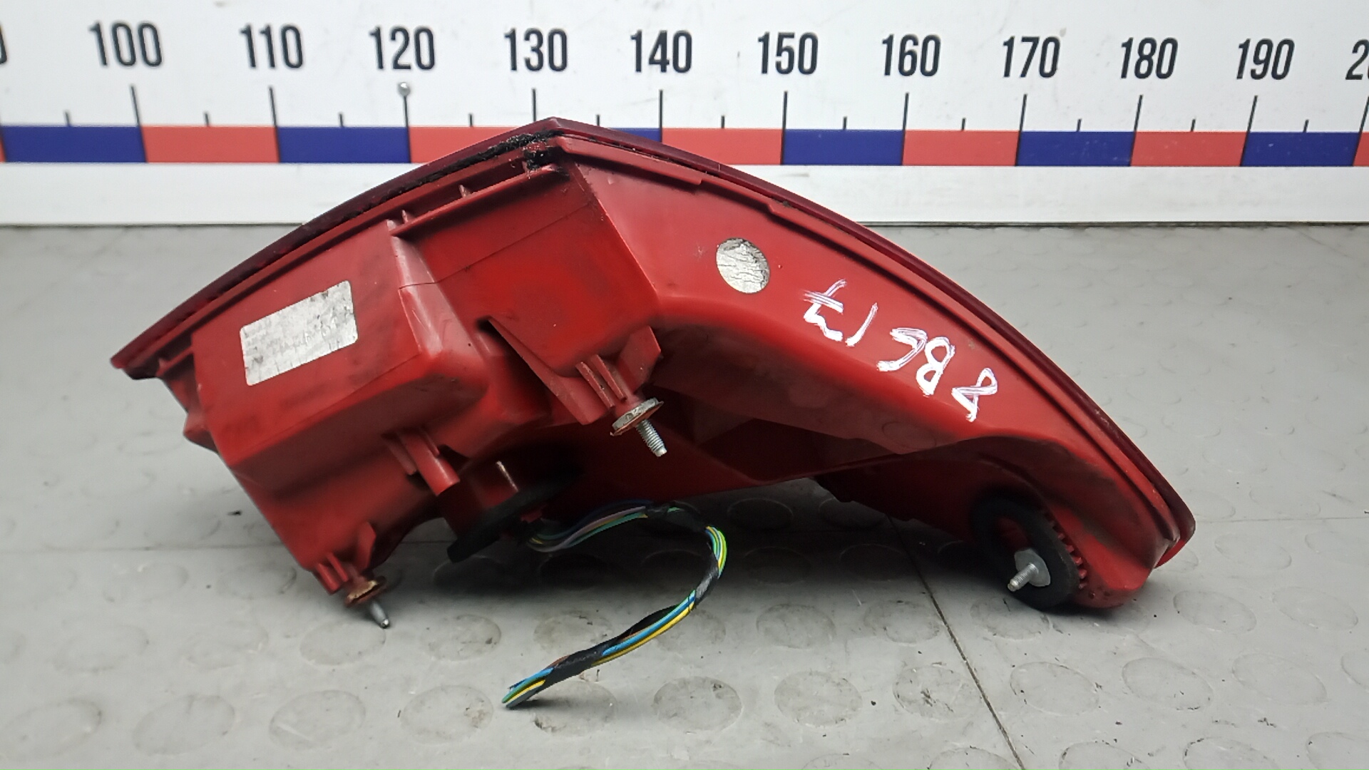 Фонарь задний левый