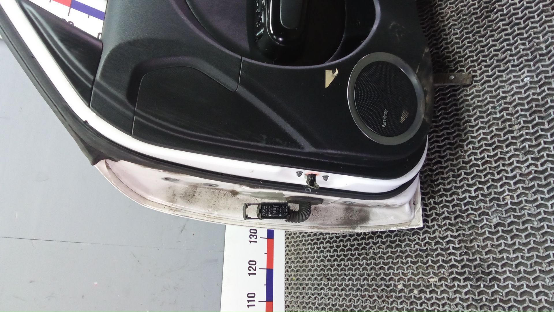 Дверь передняя правая