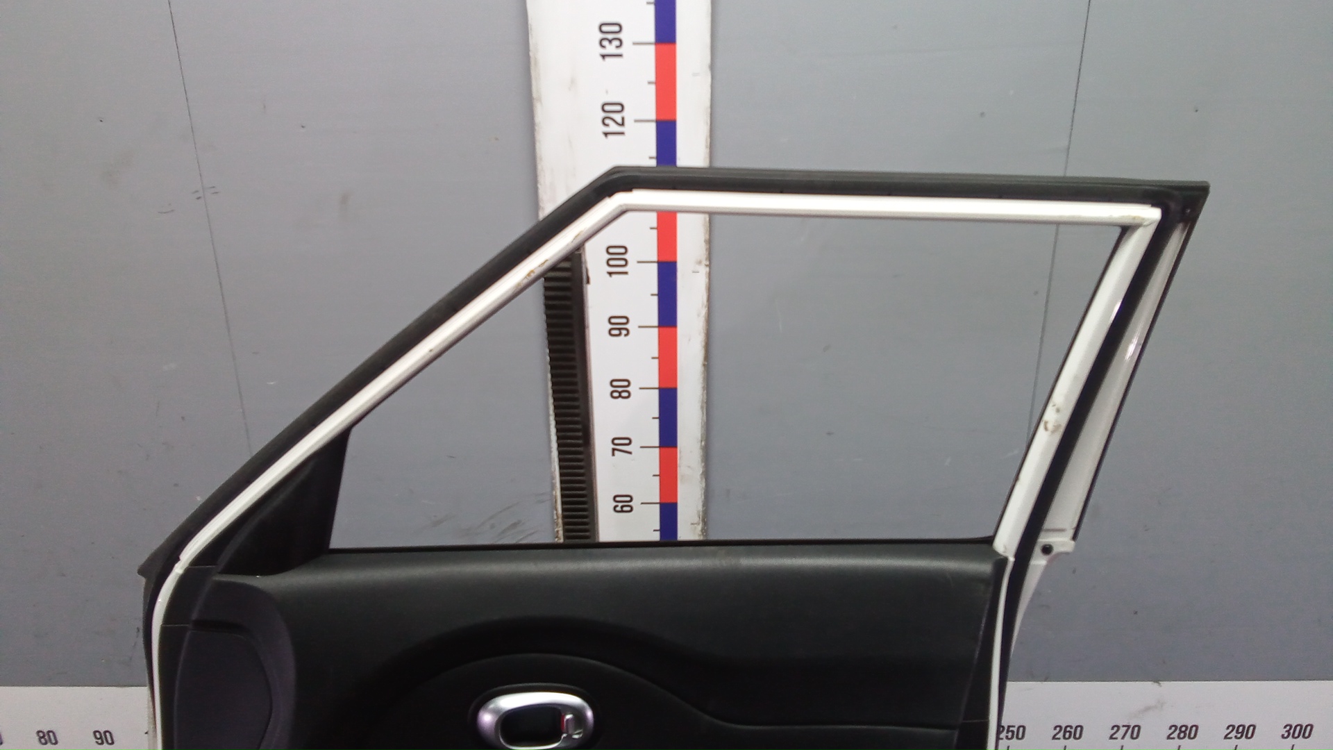 Дверь передняя правая