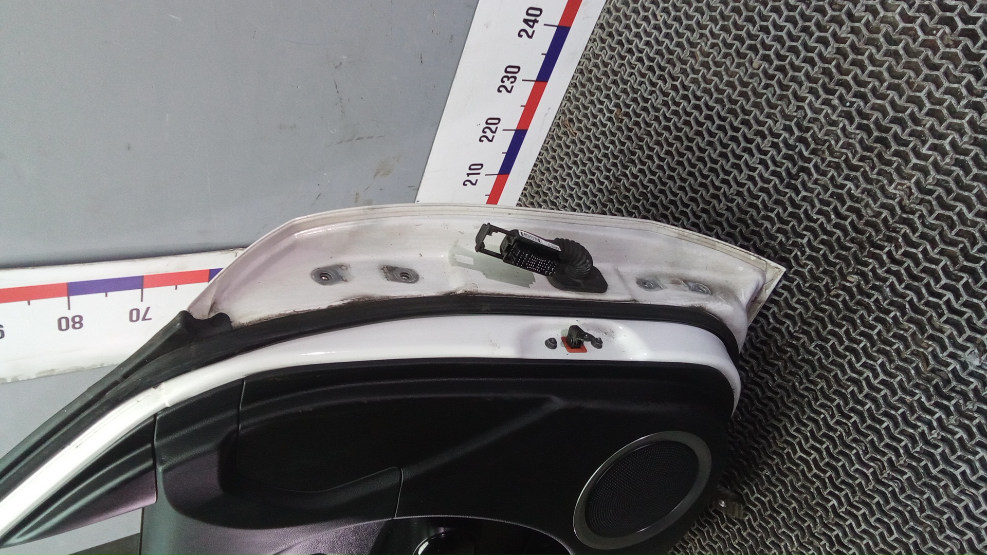 Дверь передняя левая