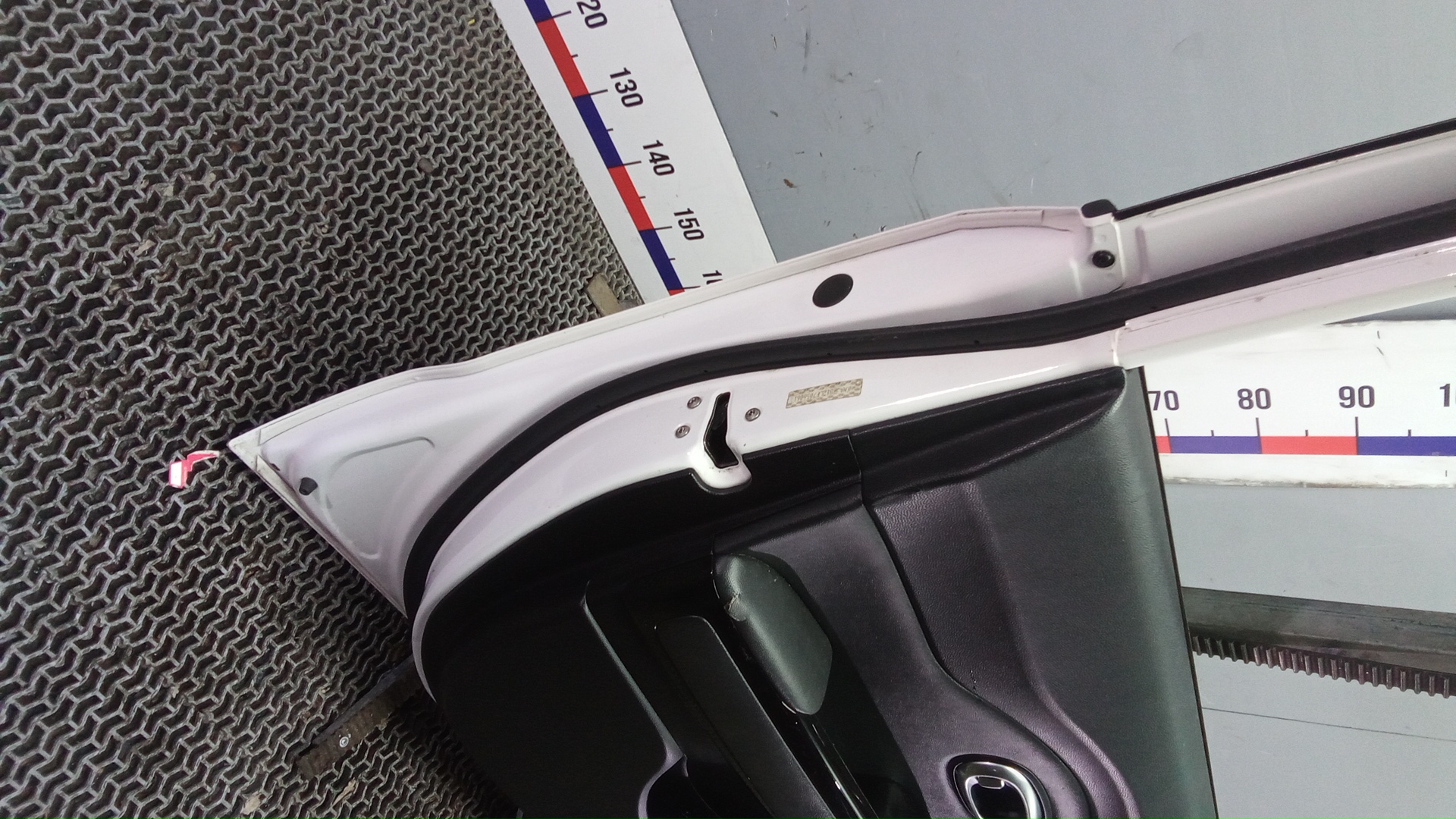 Дверь передняя левая