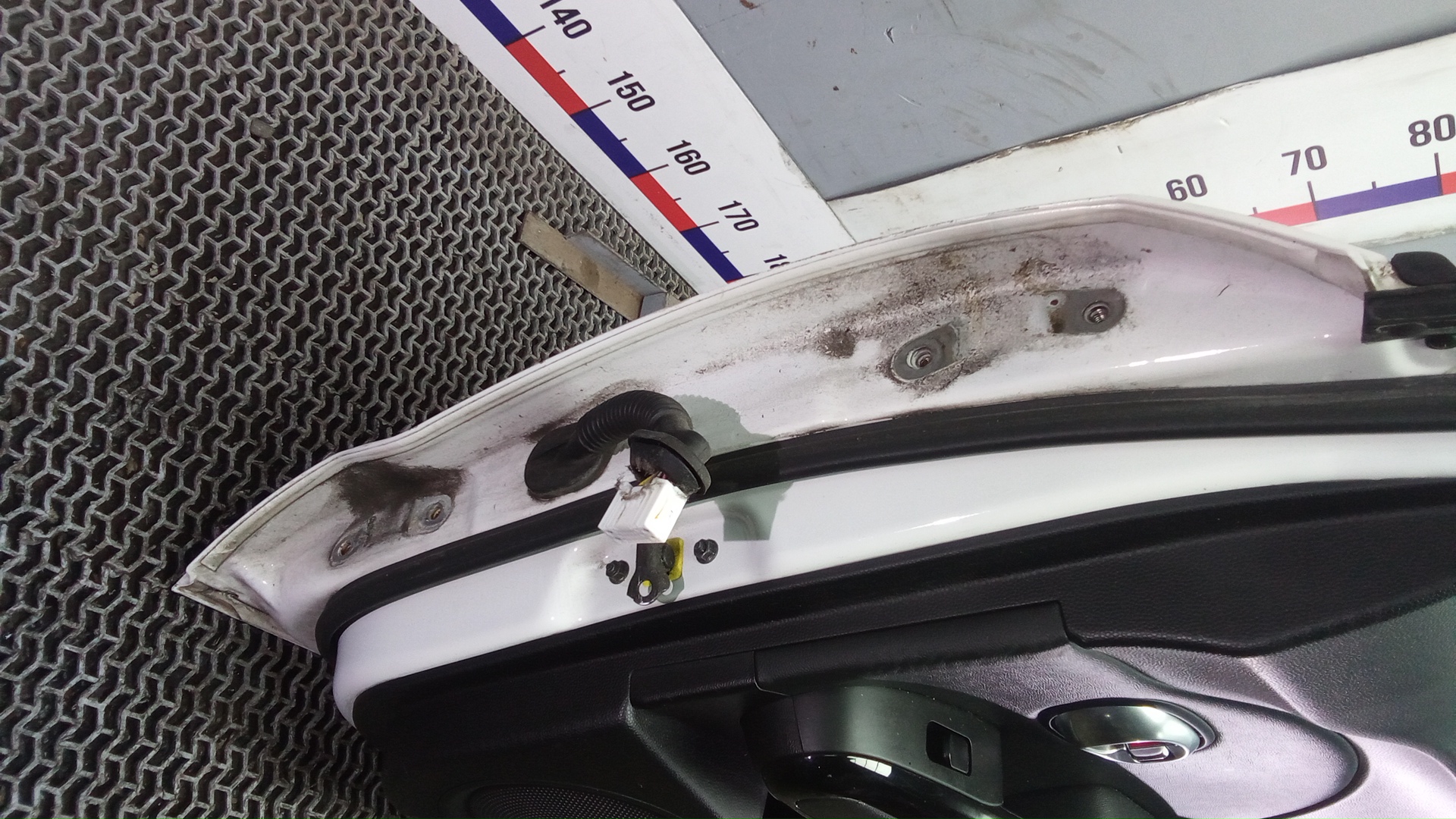 Дверь задняя правая