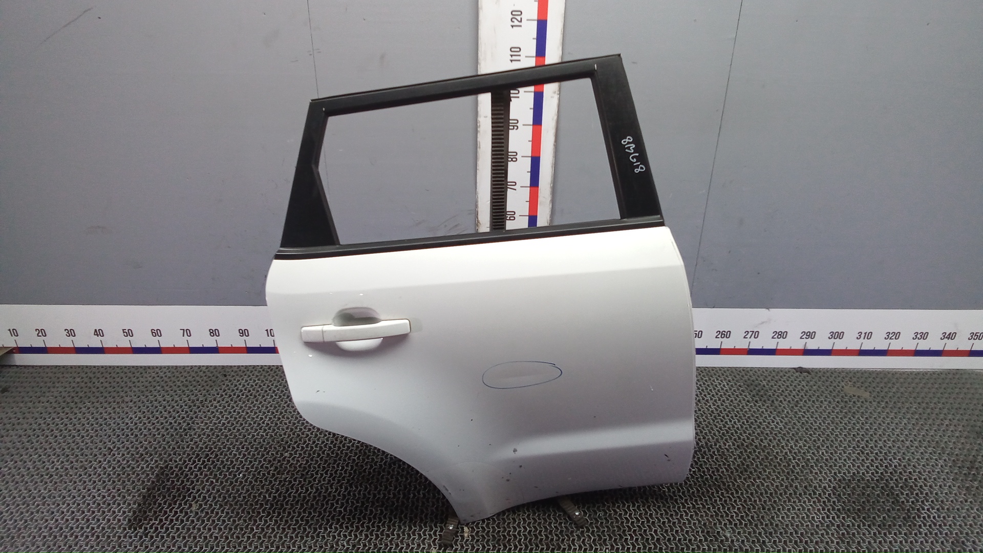 Дверь задняя правая