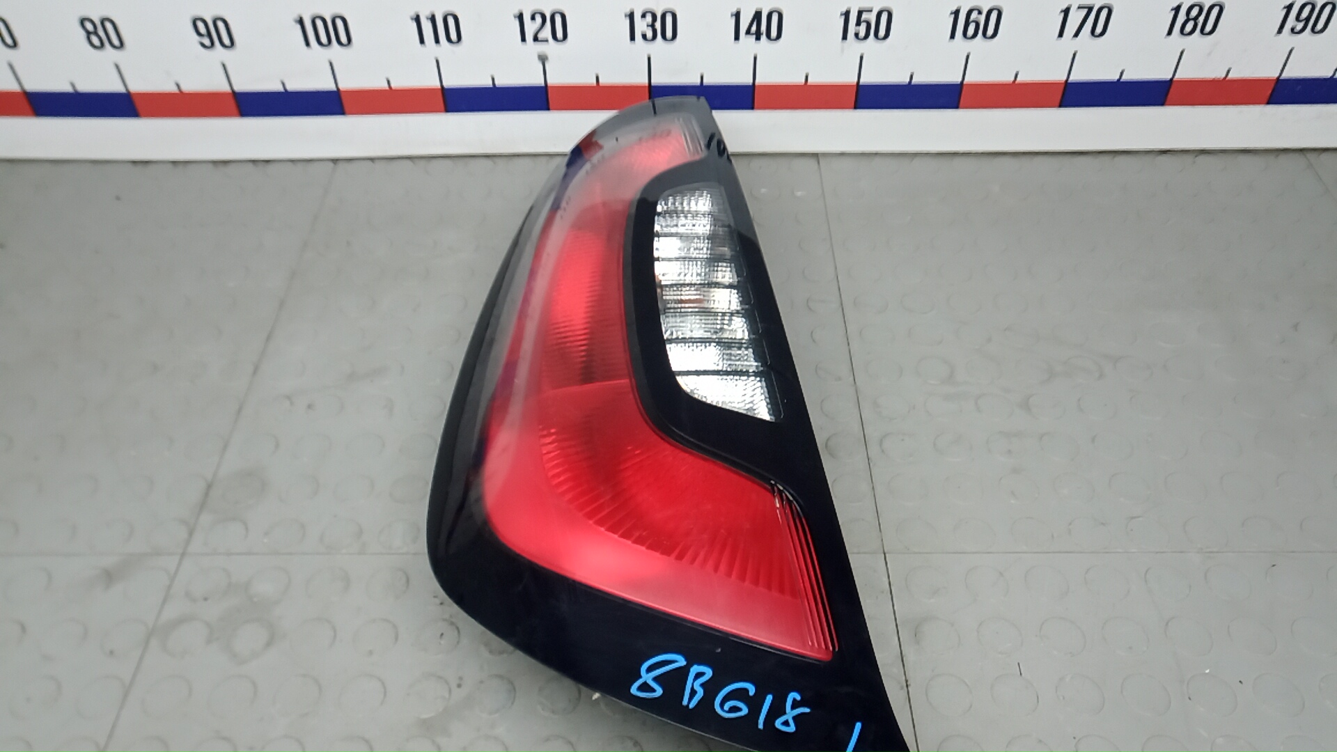 Фонарь задний левый