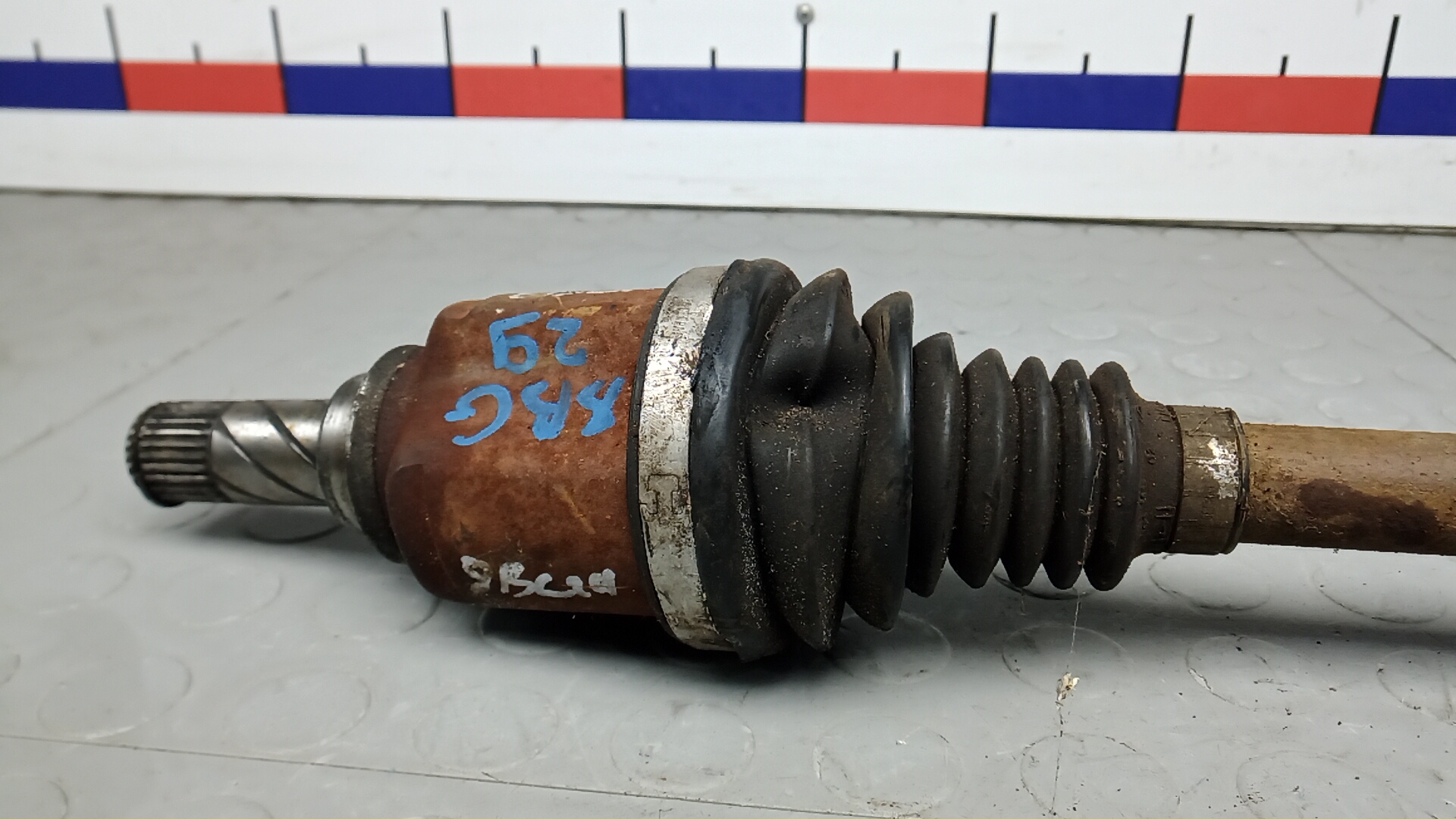 Полуось передняя левая