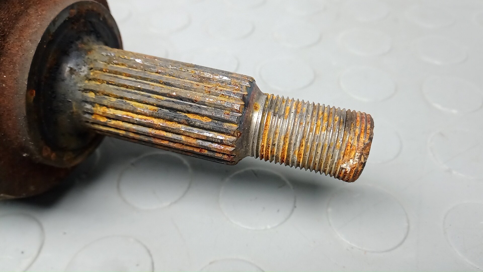 Полуось передняя левая