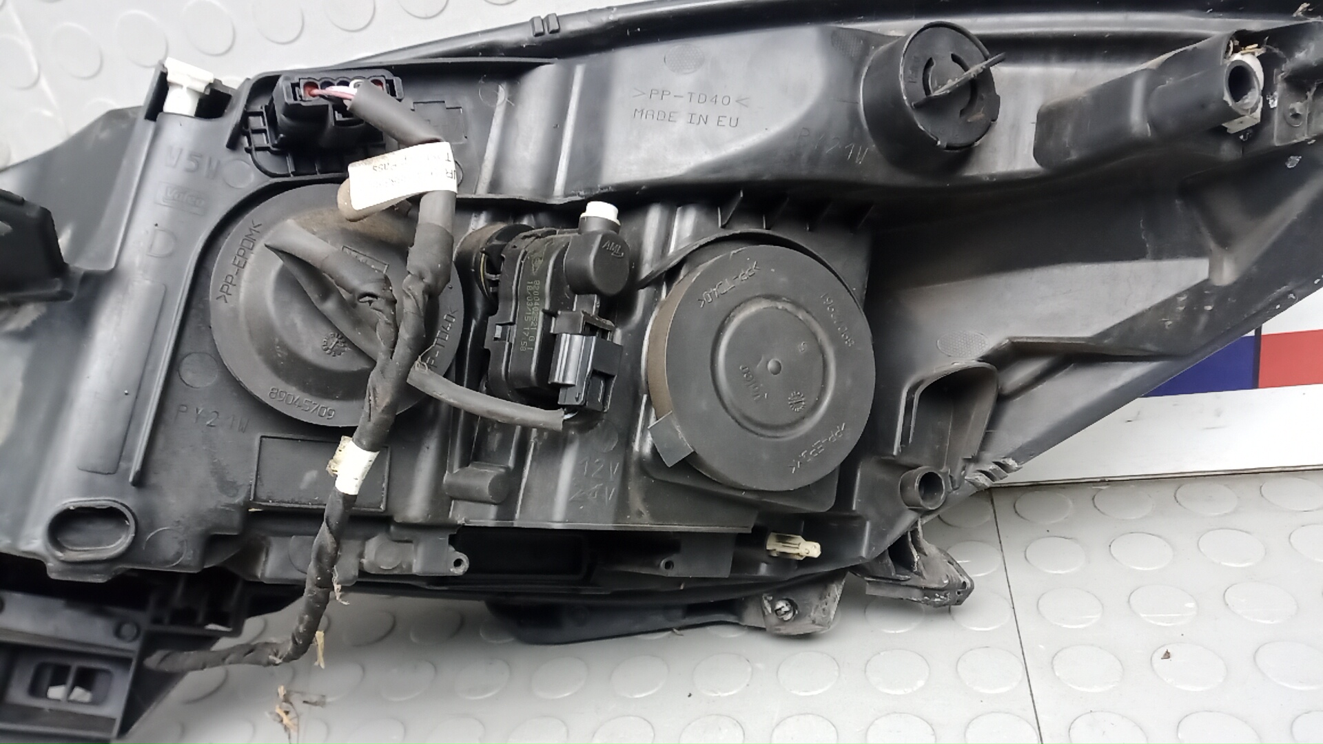 Фара правая