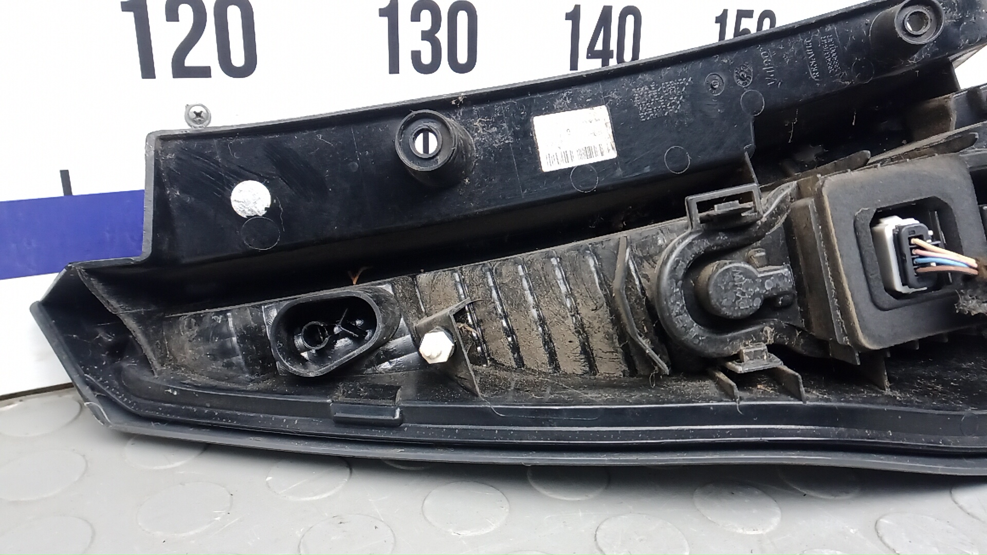 Фонарь задний правый