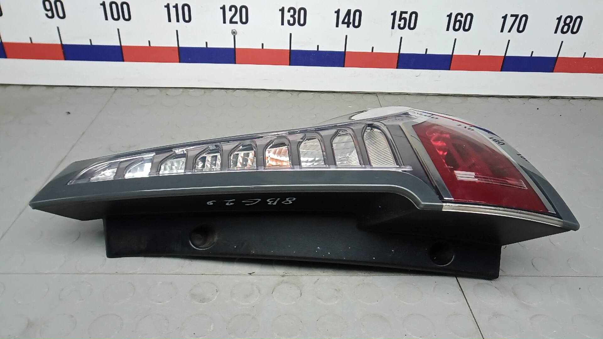 Фонарь задний правый