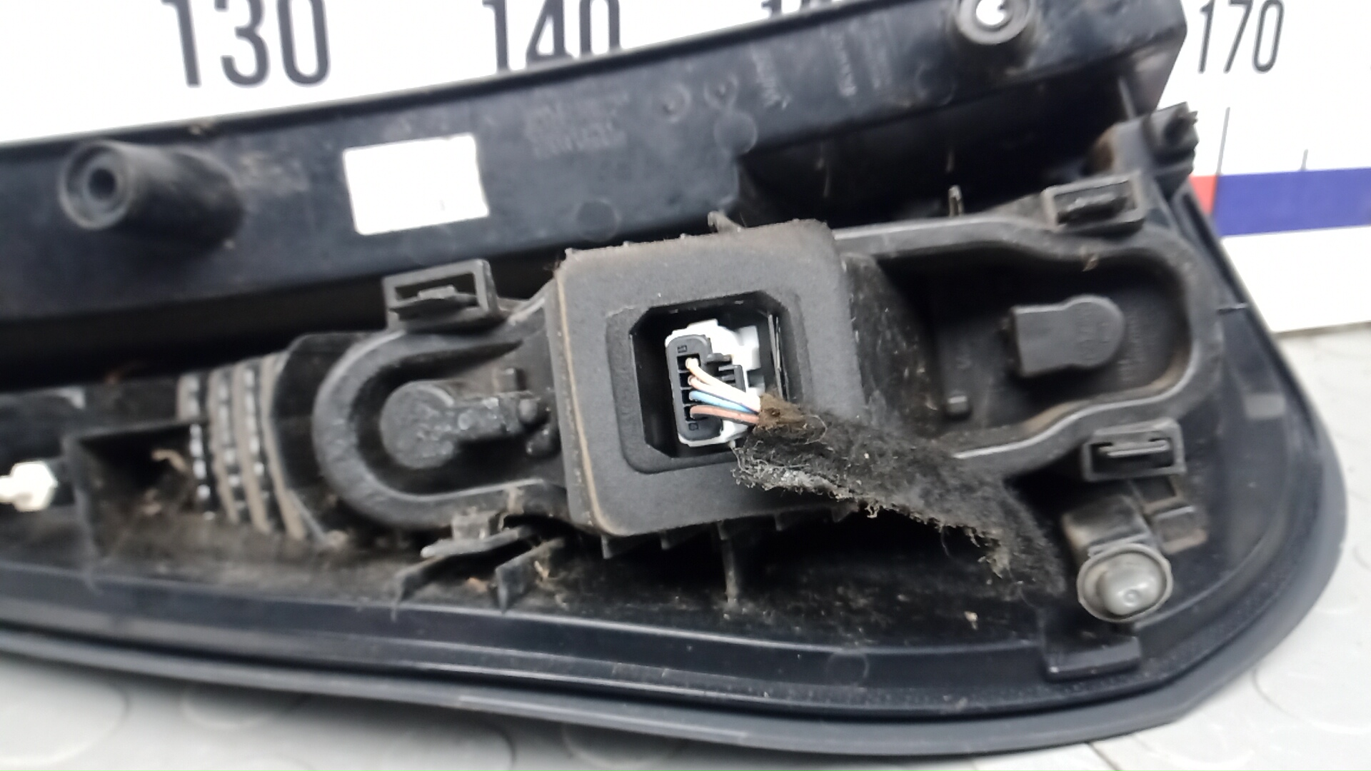 Фонарь задний правый