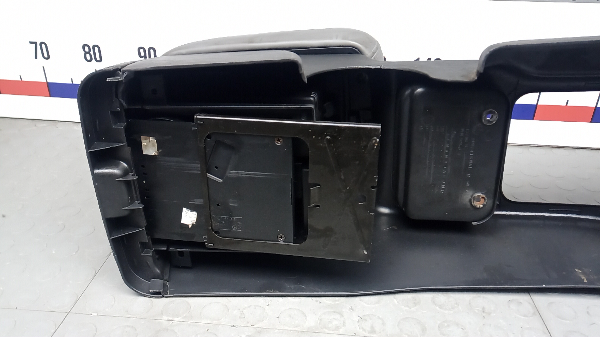 Подлокотник