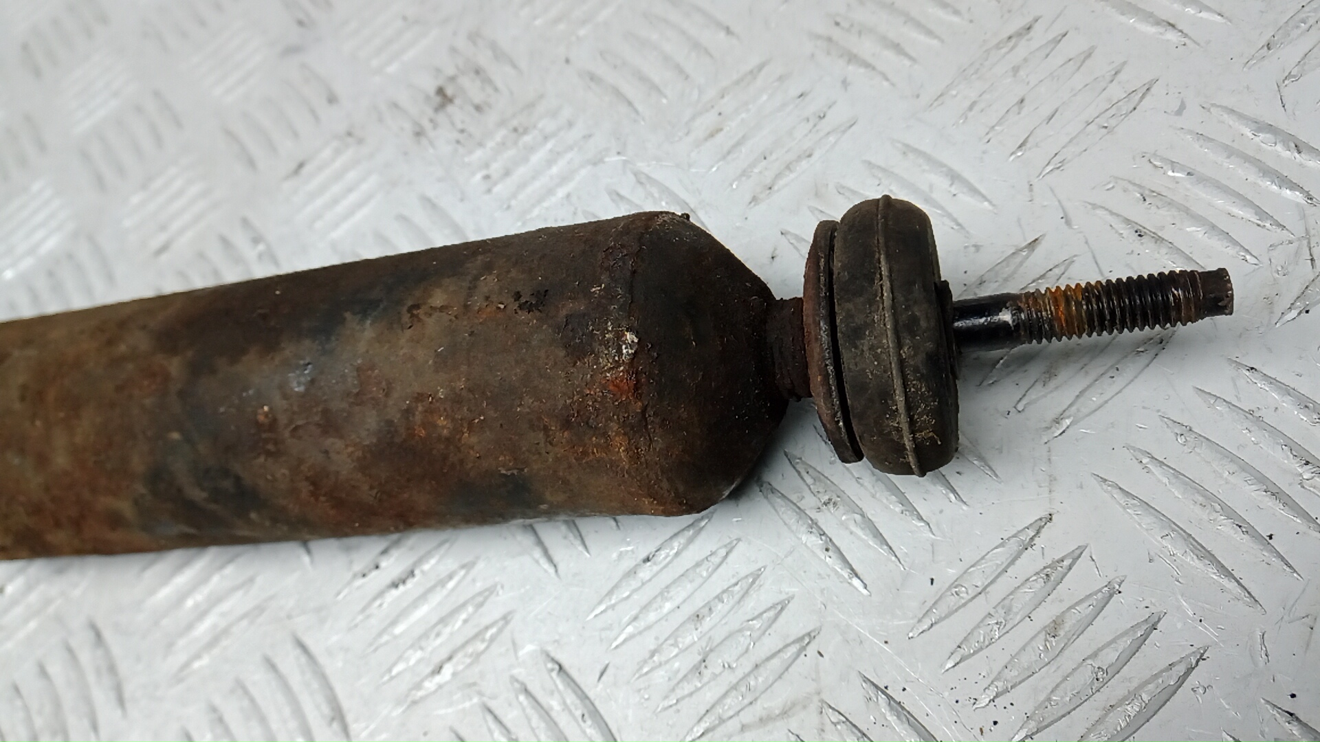 Амортизатор передний