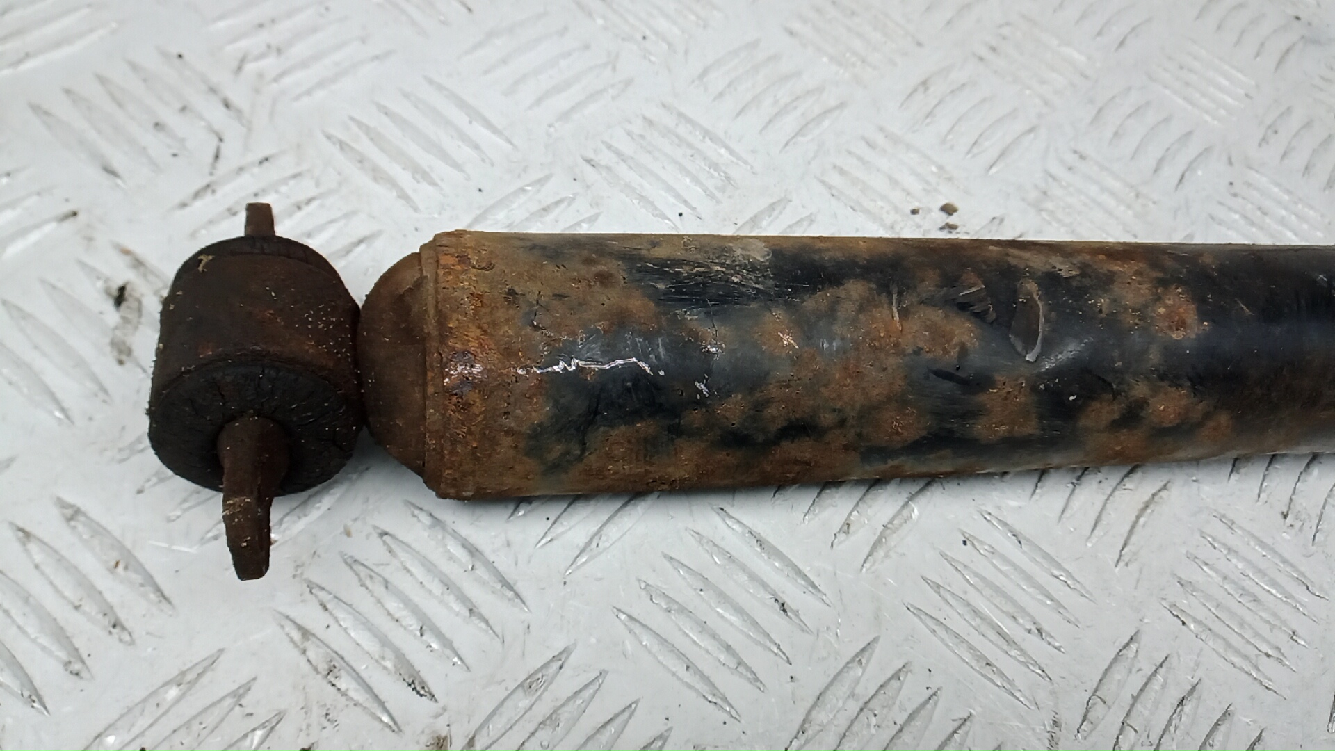 Амортизатор передний