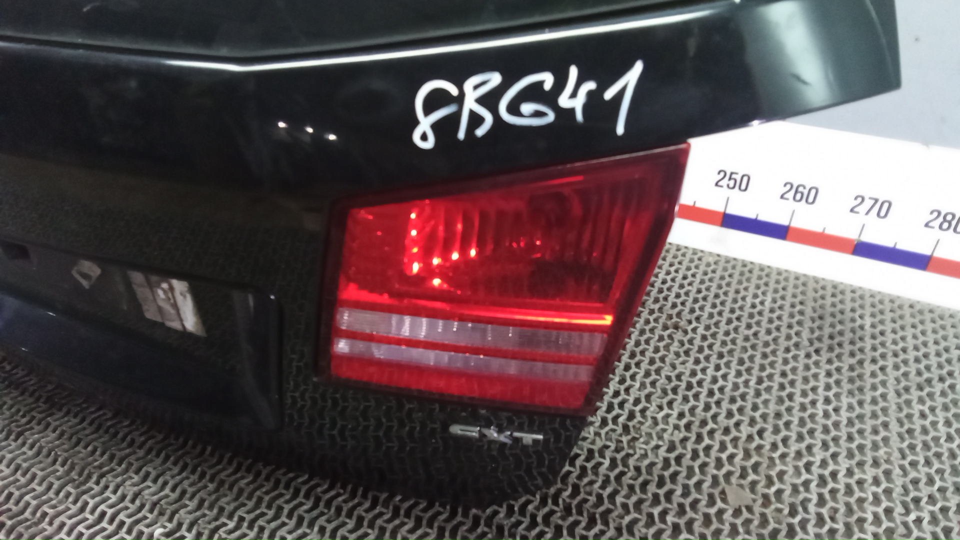 Дверь багажника