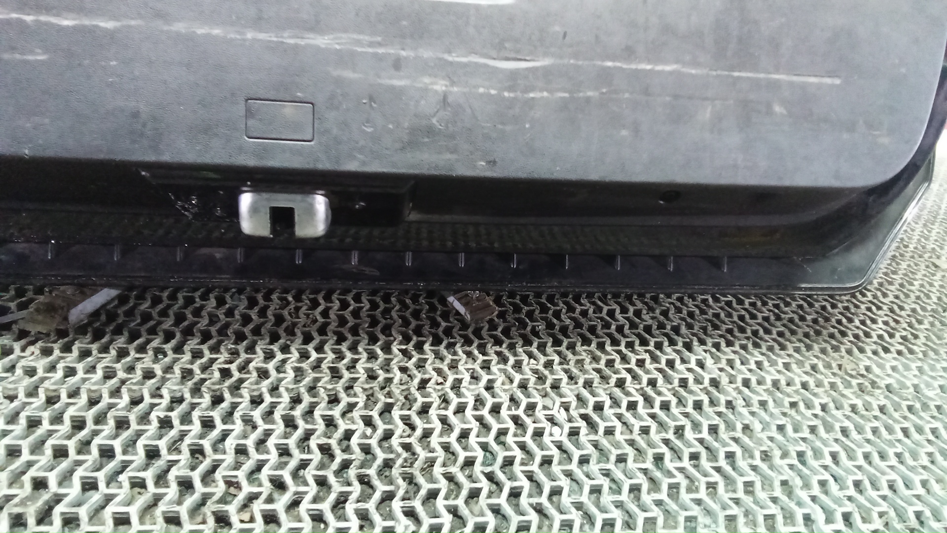 Дверь багажника