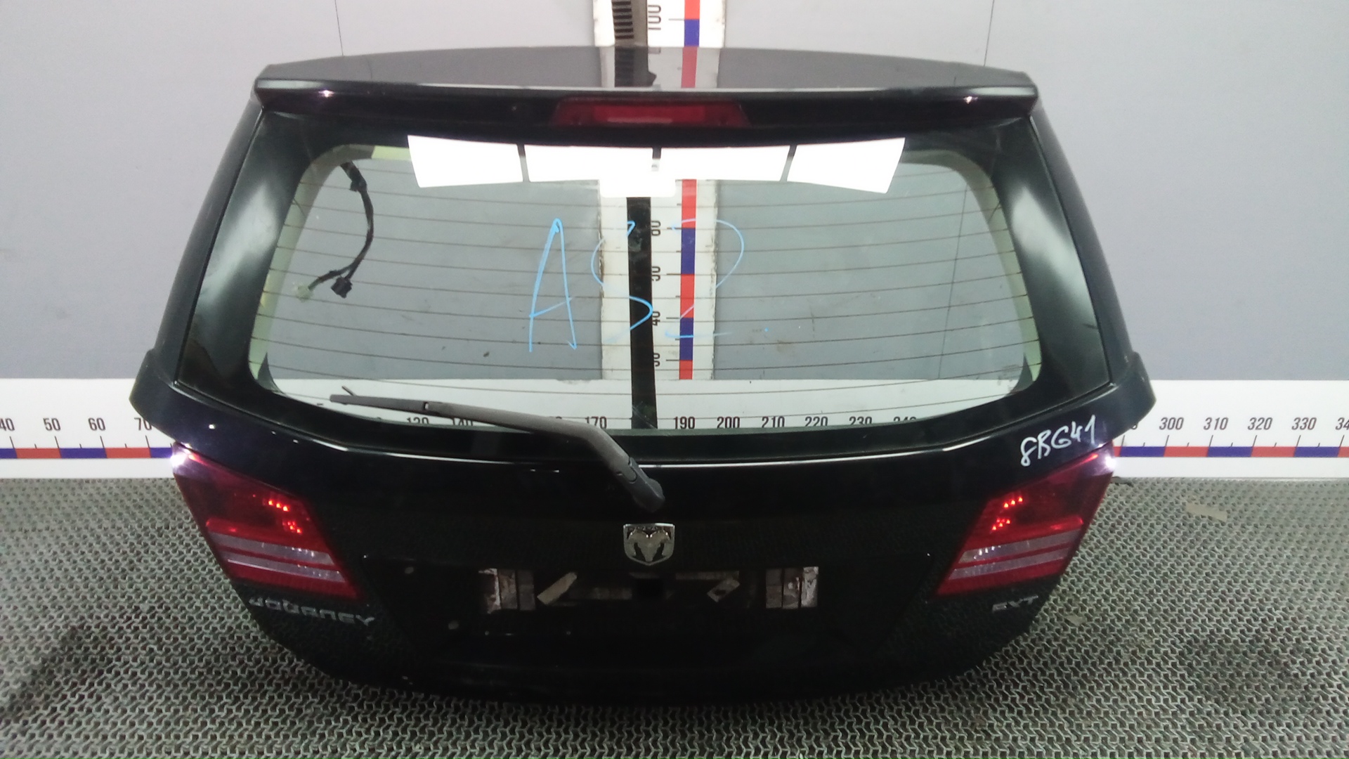 Дверь багажника