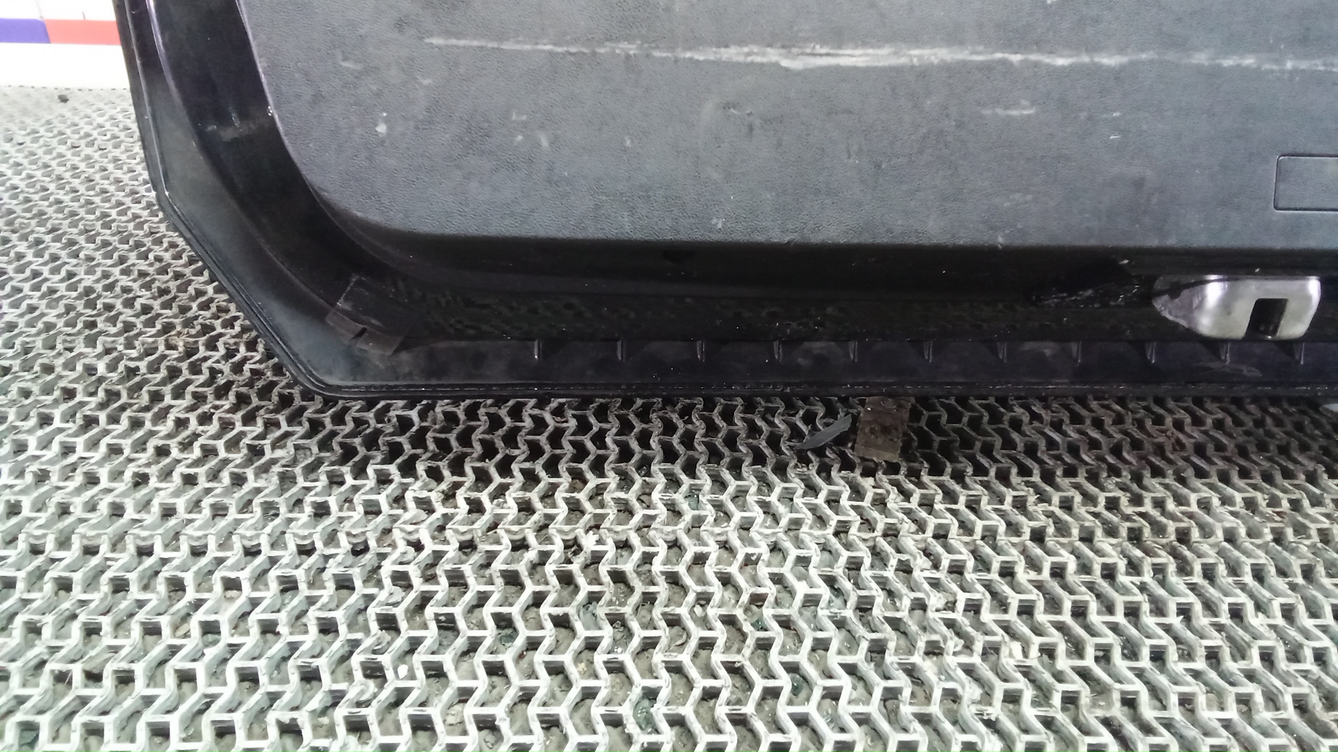 Дверь багажника