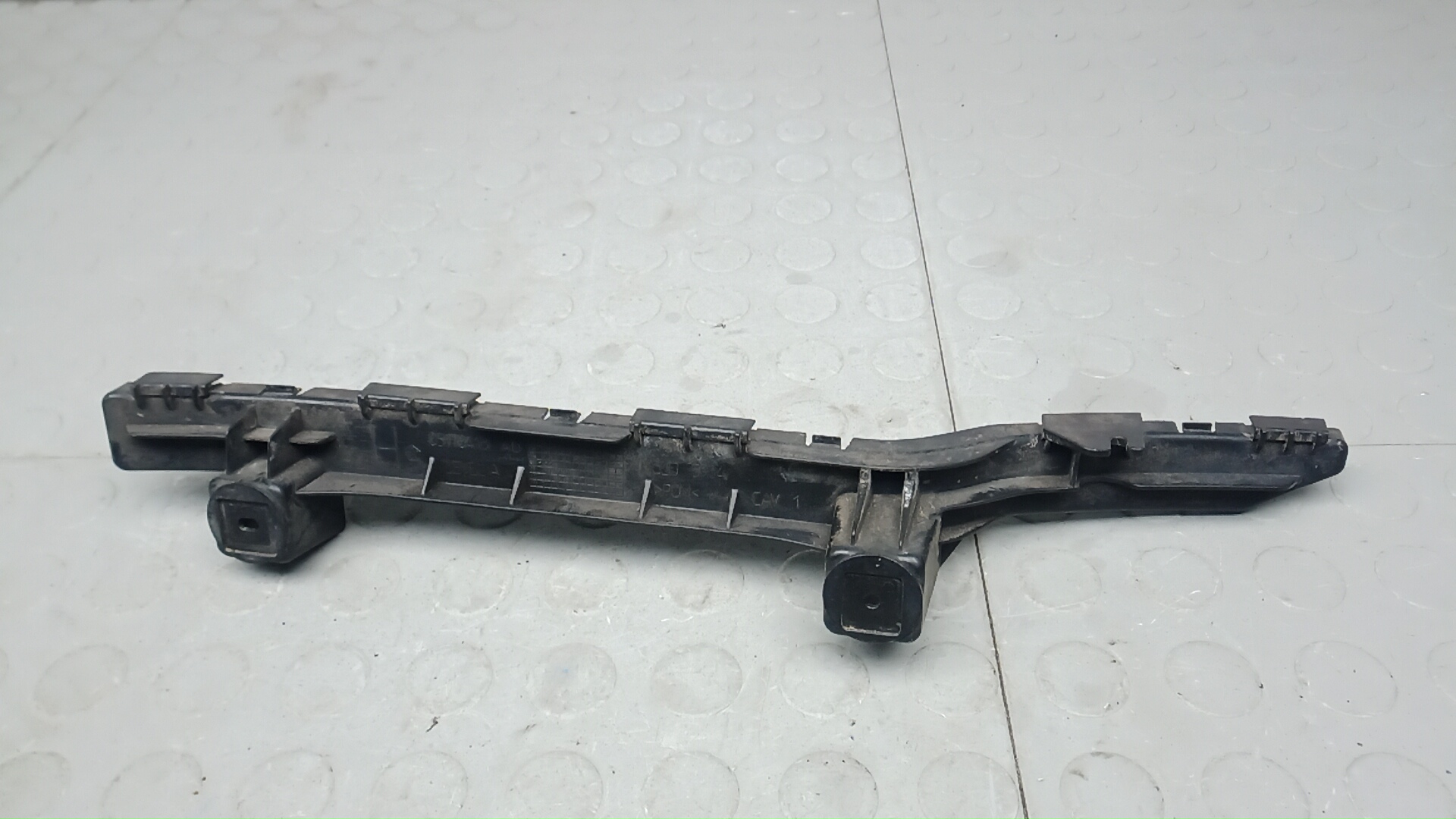 Кронштейн заднего бампера