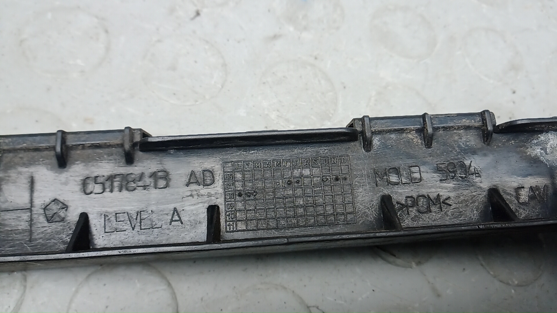 Кронштейн заднего бампера