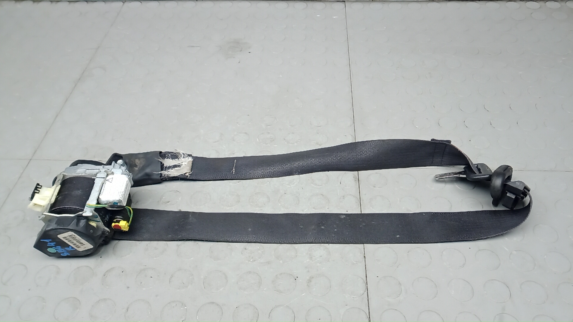 Ремень безопасности с пиропатроном