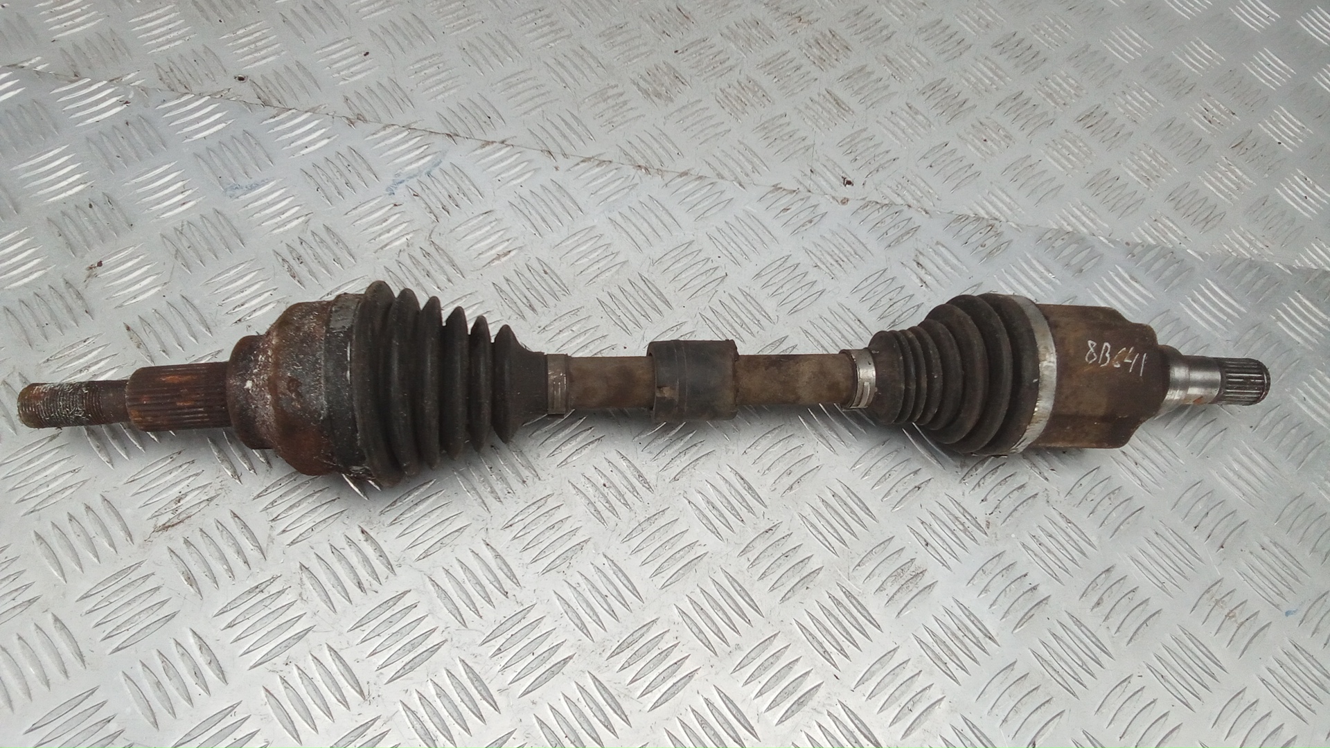 Полуось передняя левая