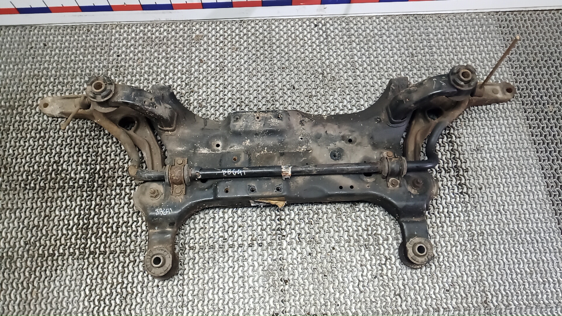 Балка передняя (крепление продольных тяг)