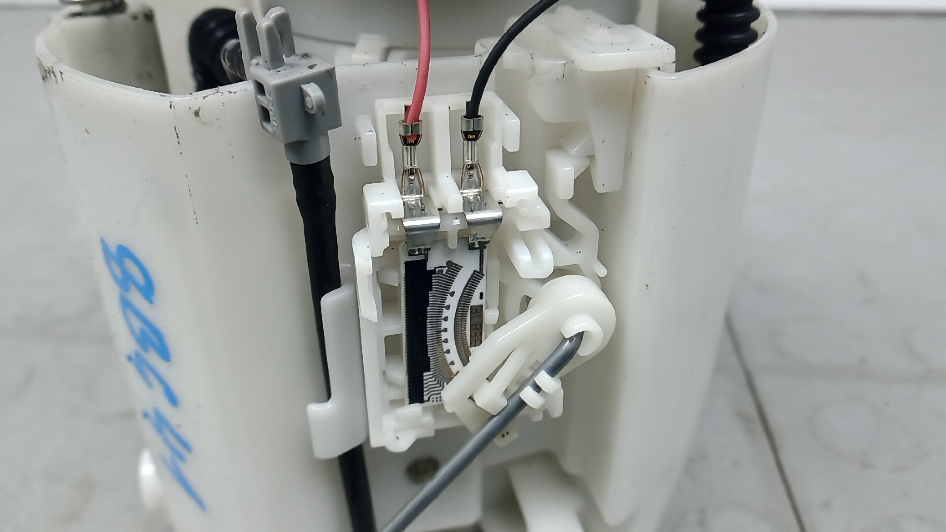 Насос топливный электрический