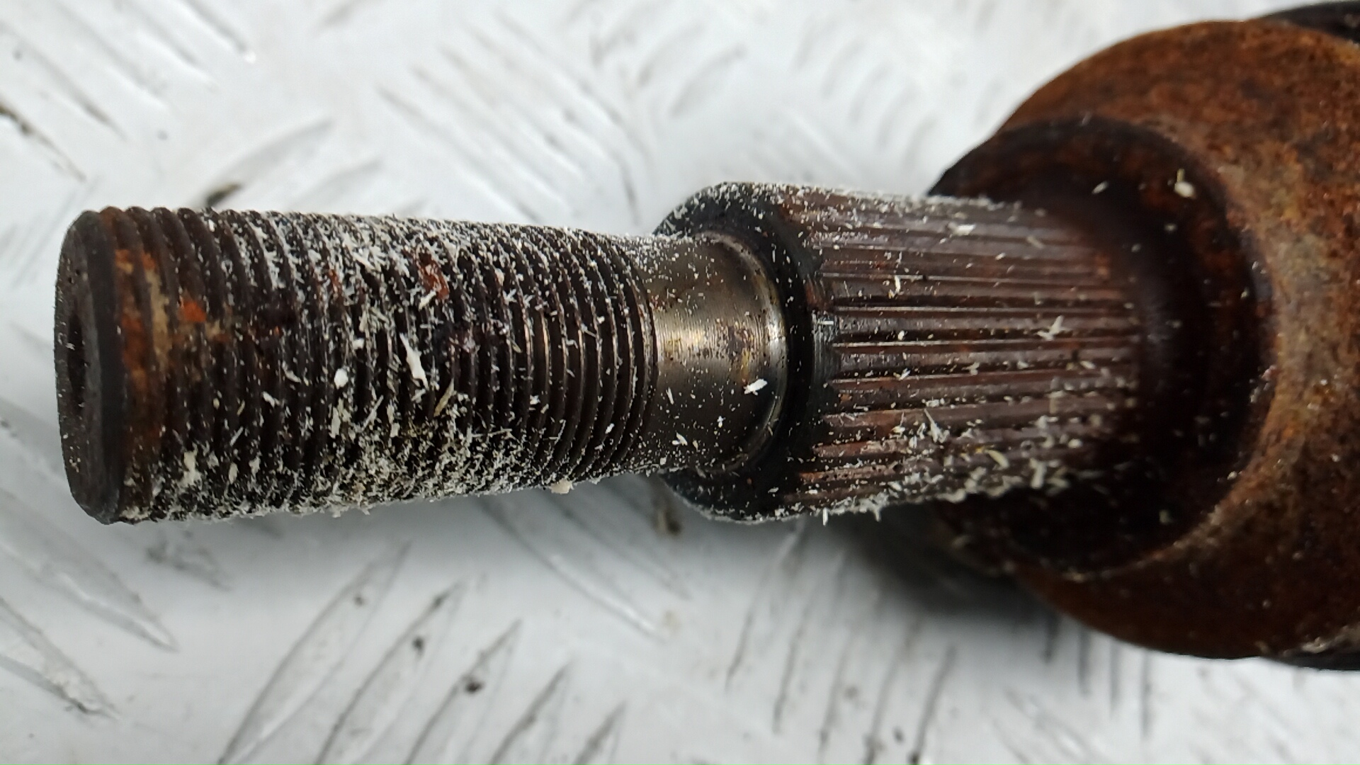 Полуось передняя правая