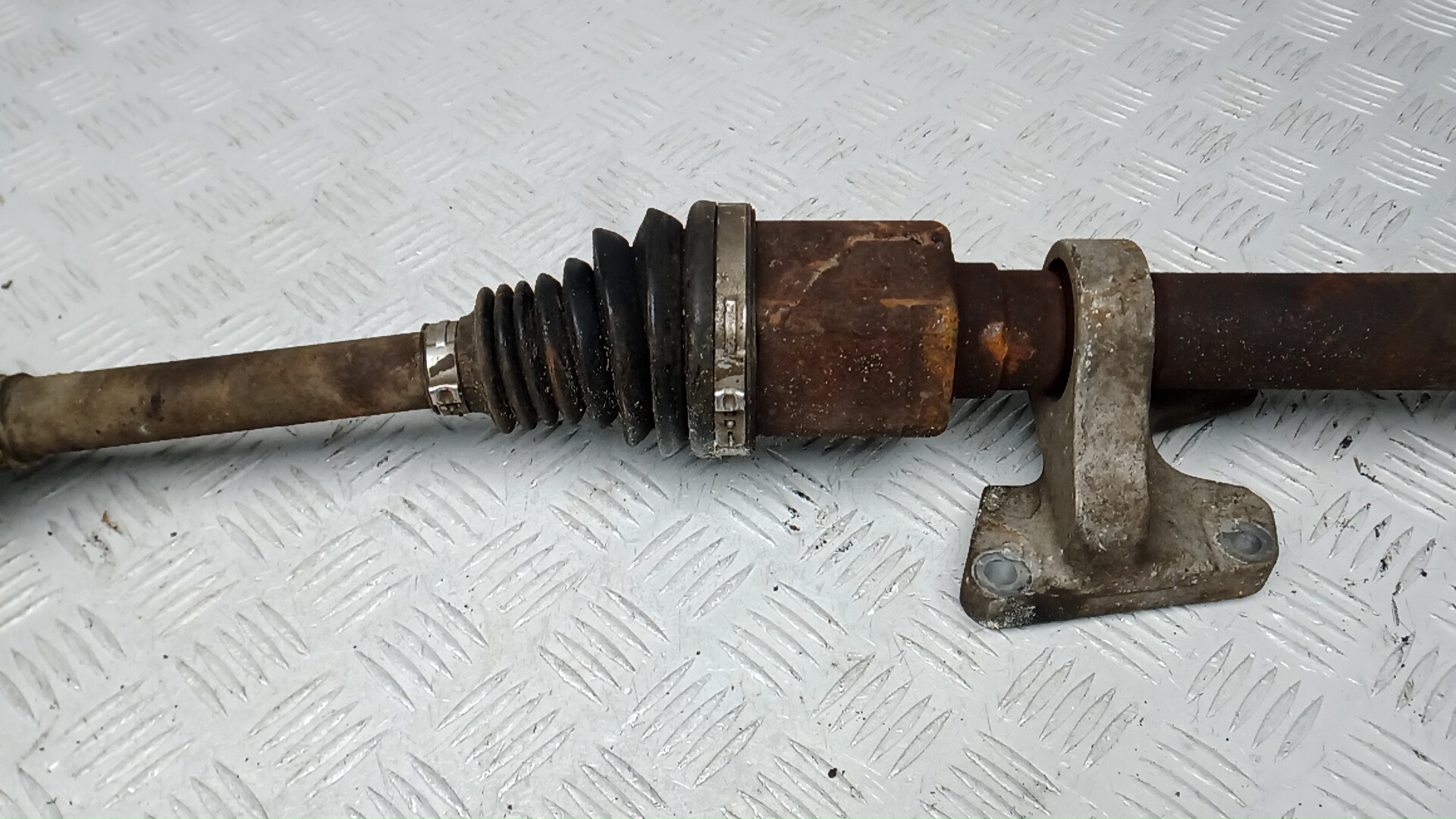 Полуось передняя правая