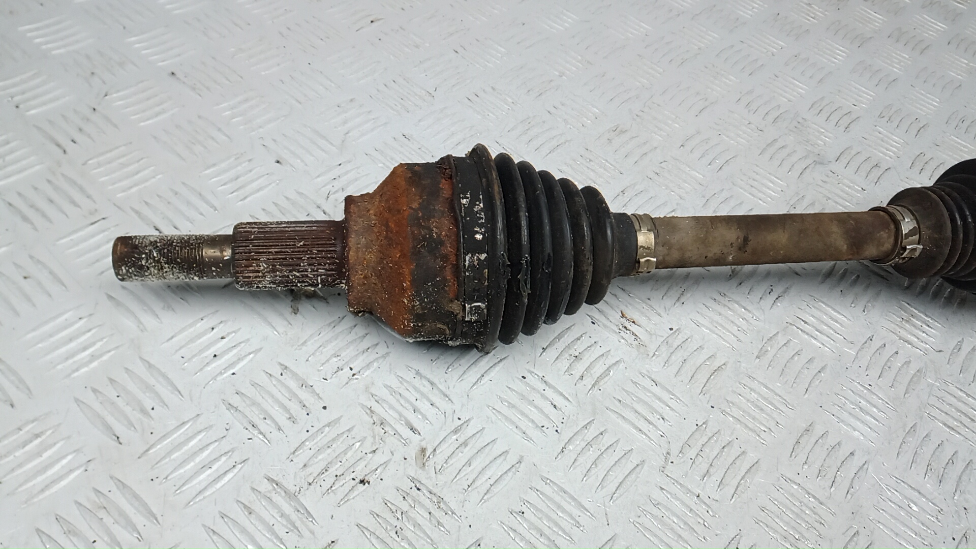 Полуось передняя правая