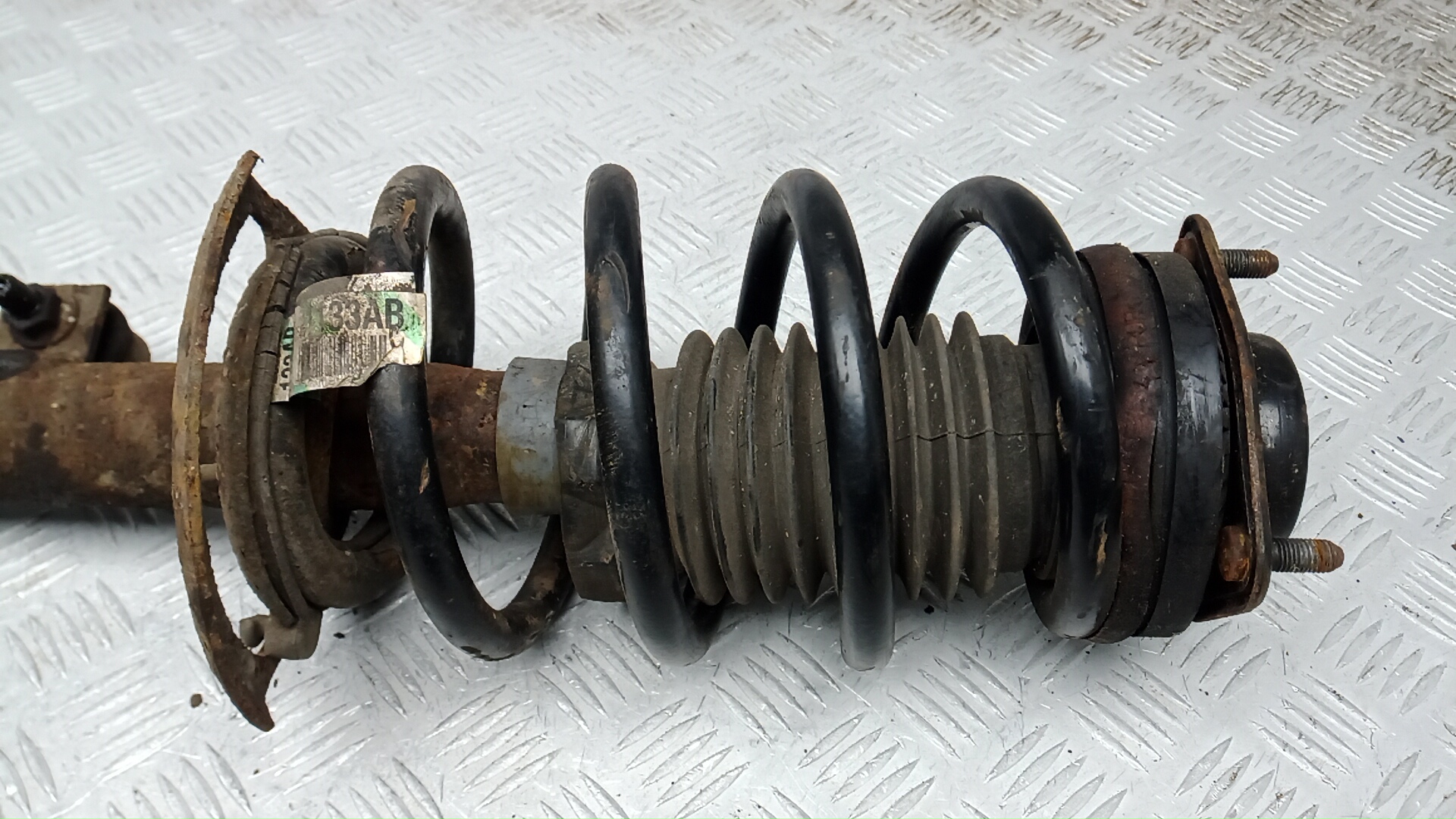 Амортизатор передний правый