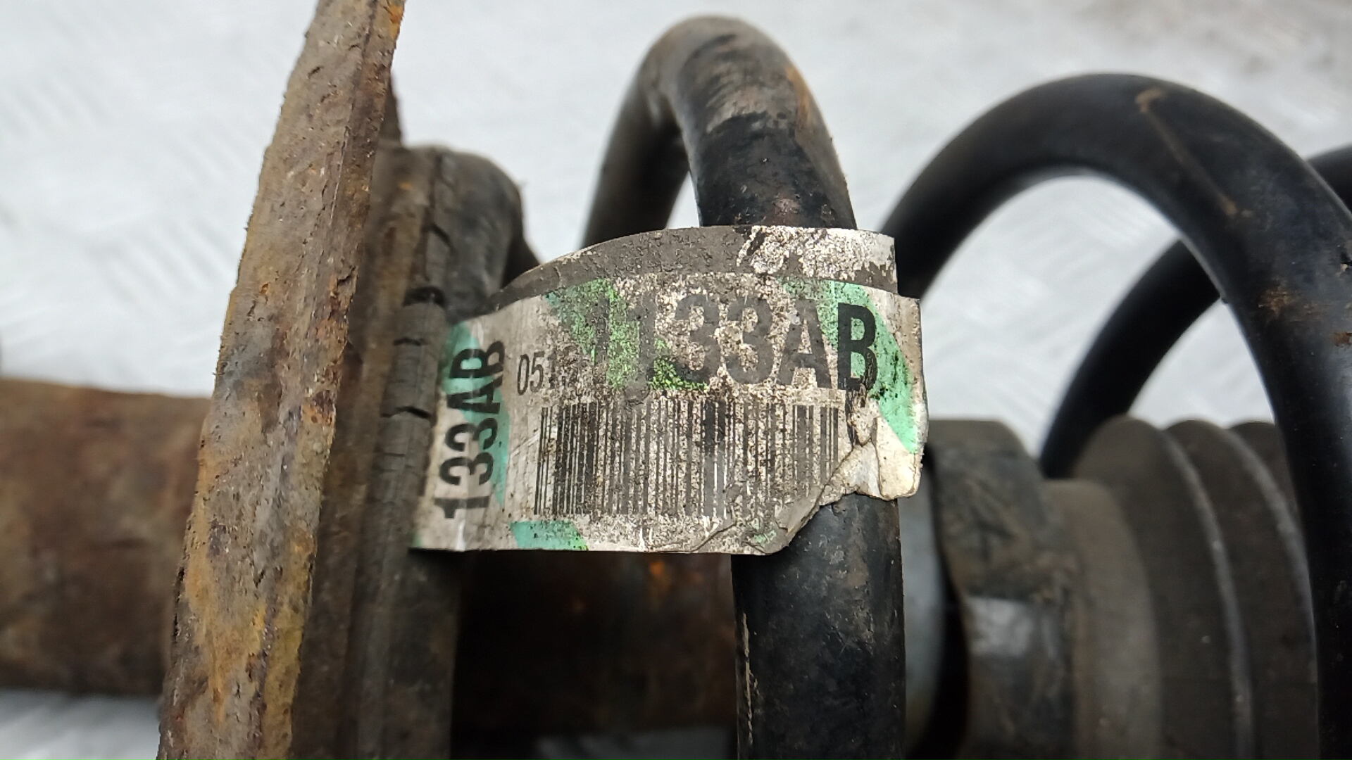 Амортизатор передний правый