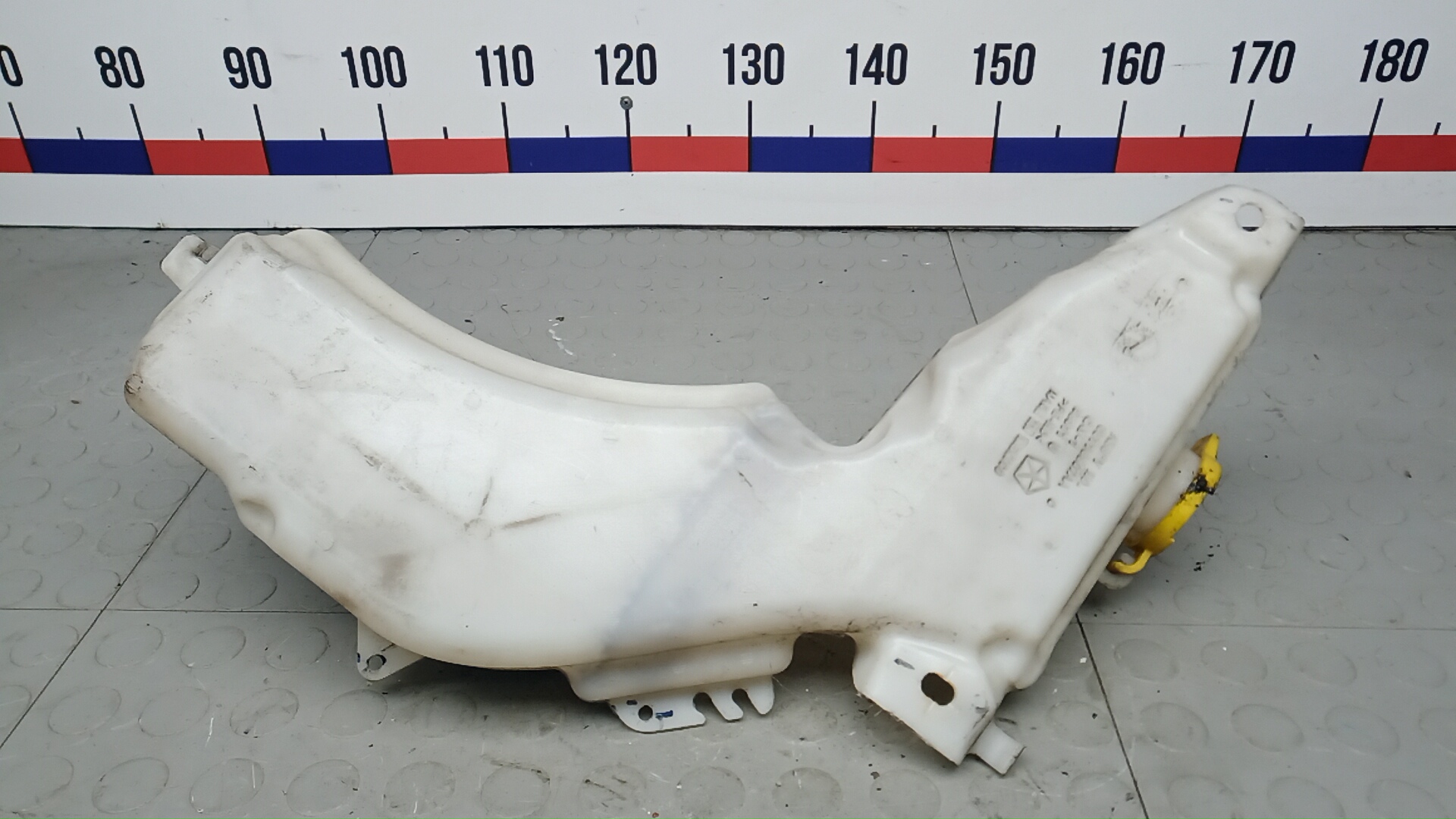 Бачок омывателя лобового стекла