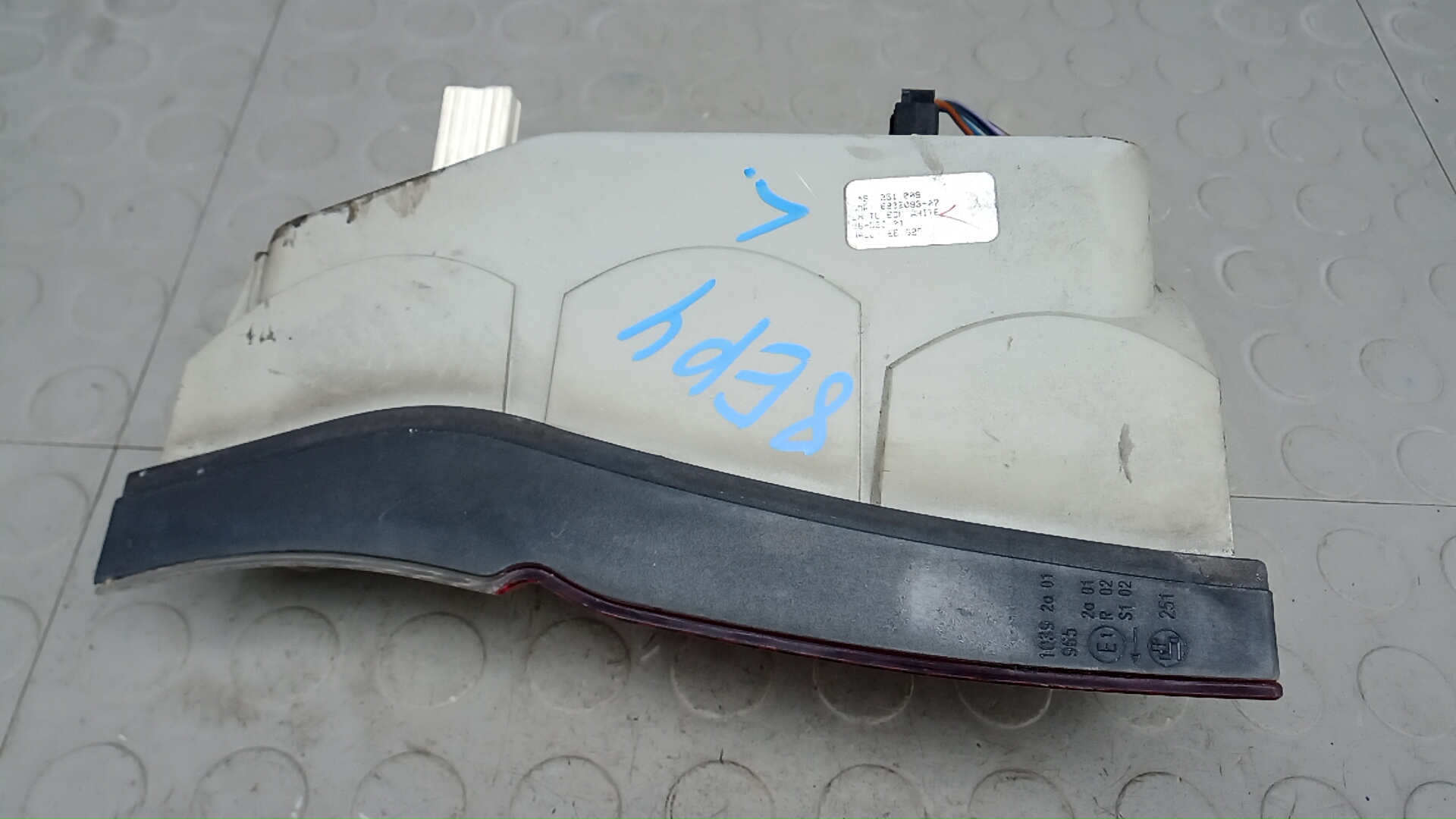 Фонарь задний левый