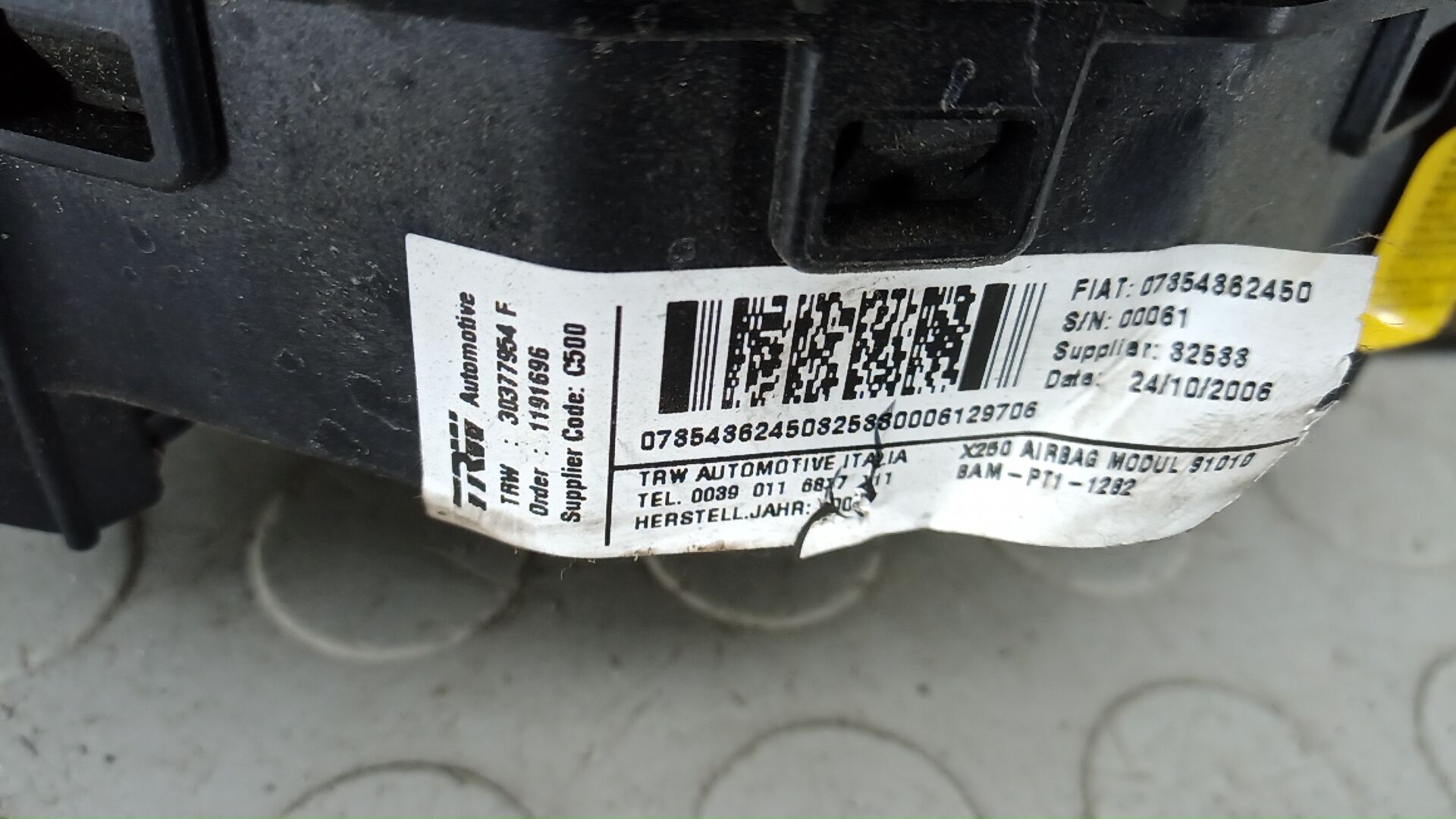 Подушка безопасности в рулевое колесо