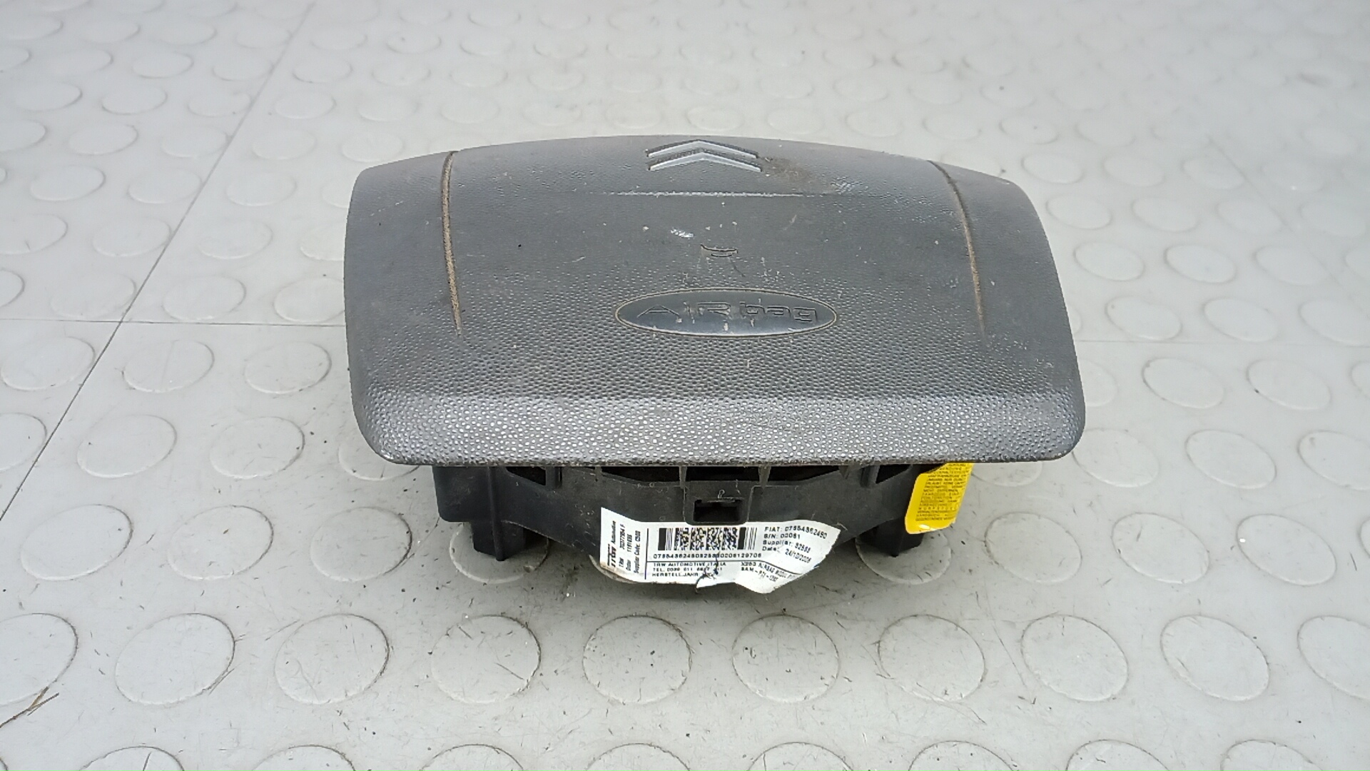 Подушка безопасности в рулевое колесо