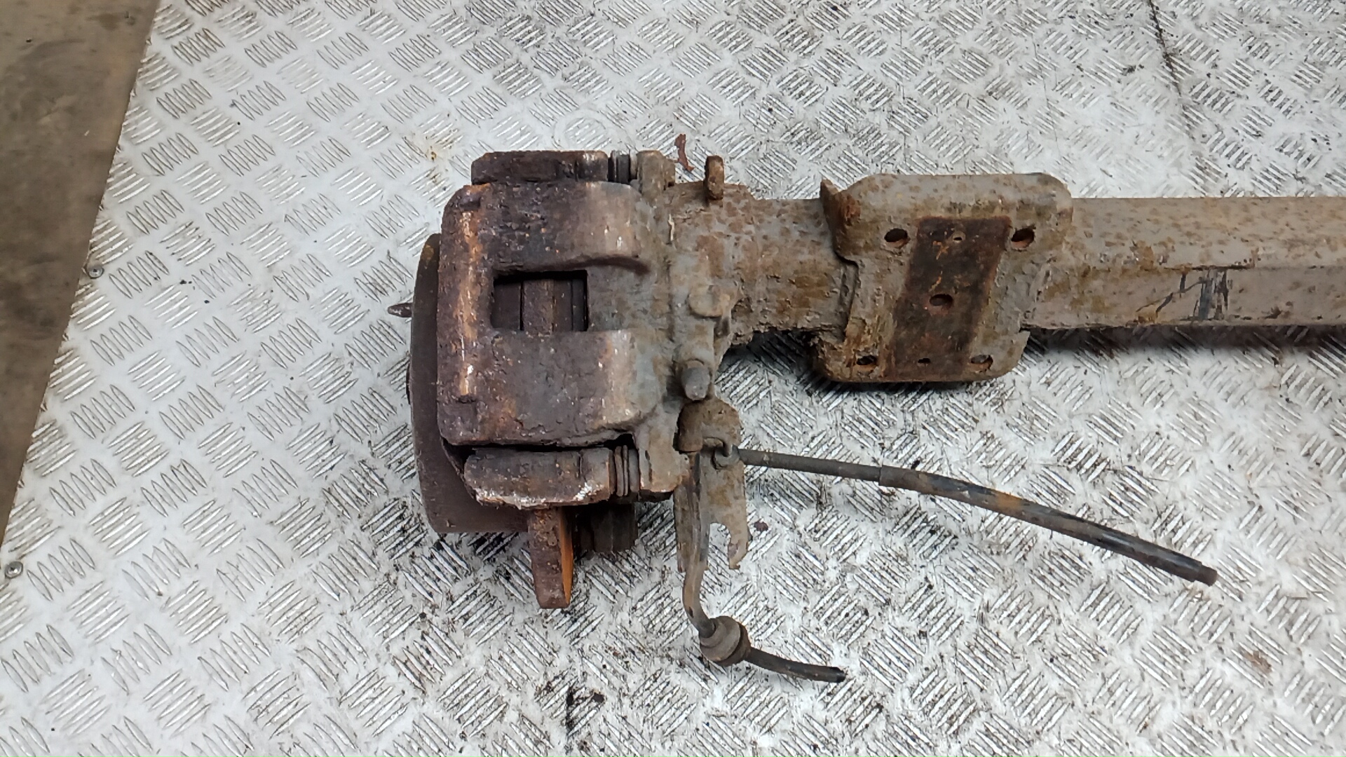 Балка задняя