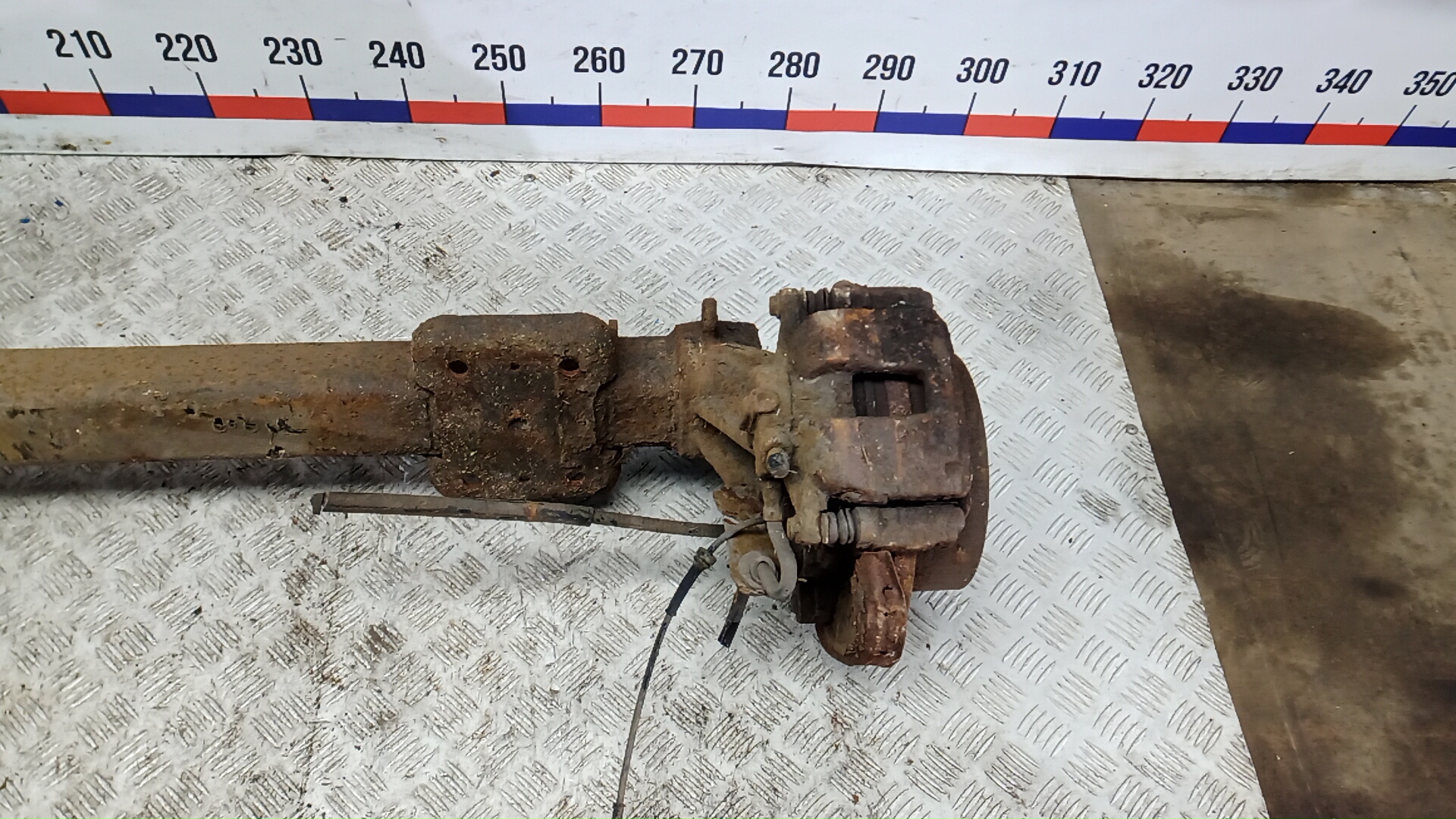 Балка задняя