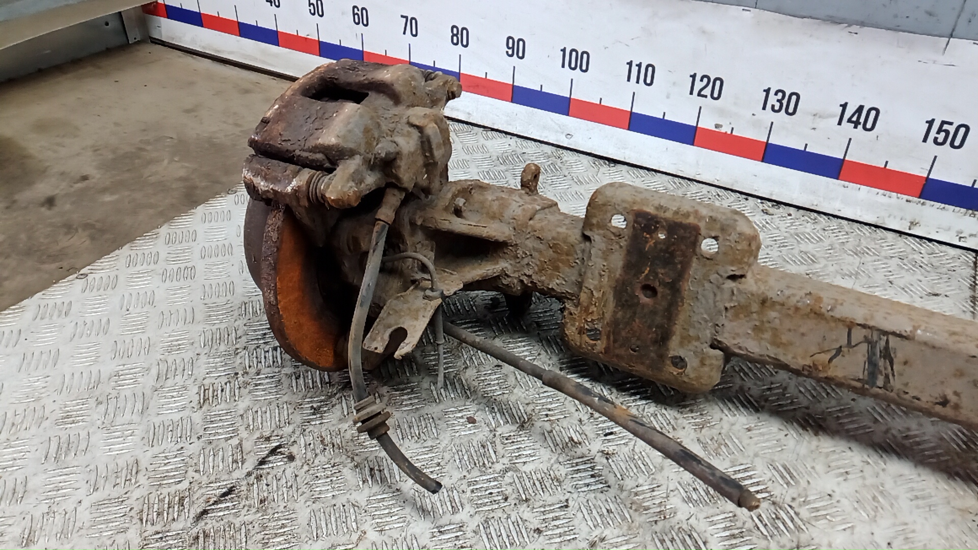 Балка задняя